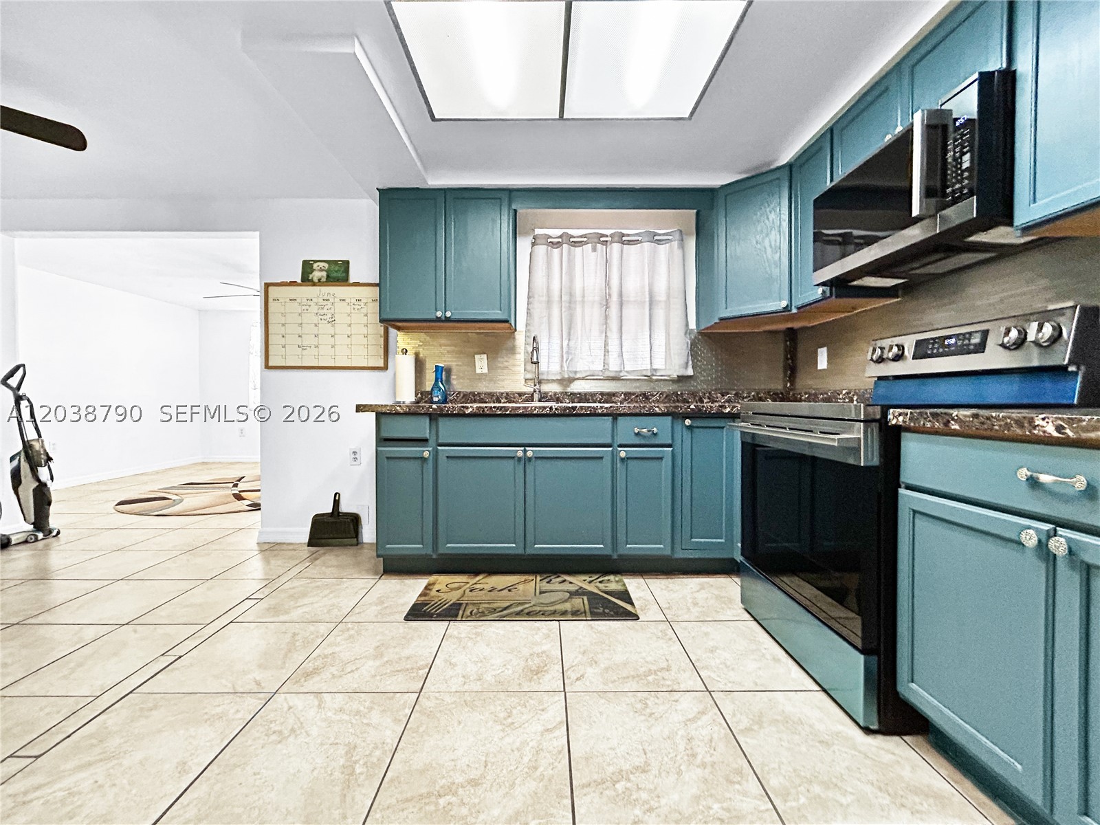EMBASSY HILLS - Residential