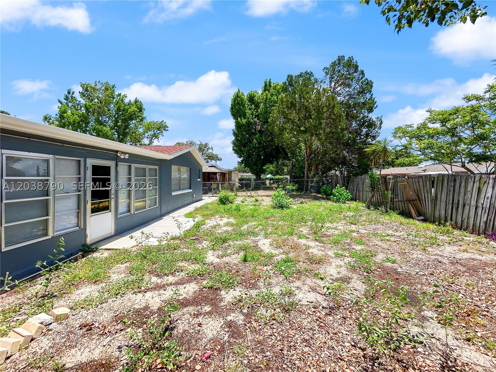 EMBASSY HILLS - Residential