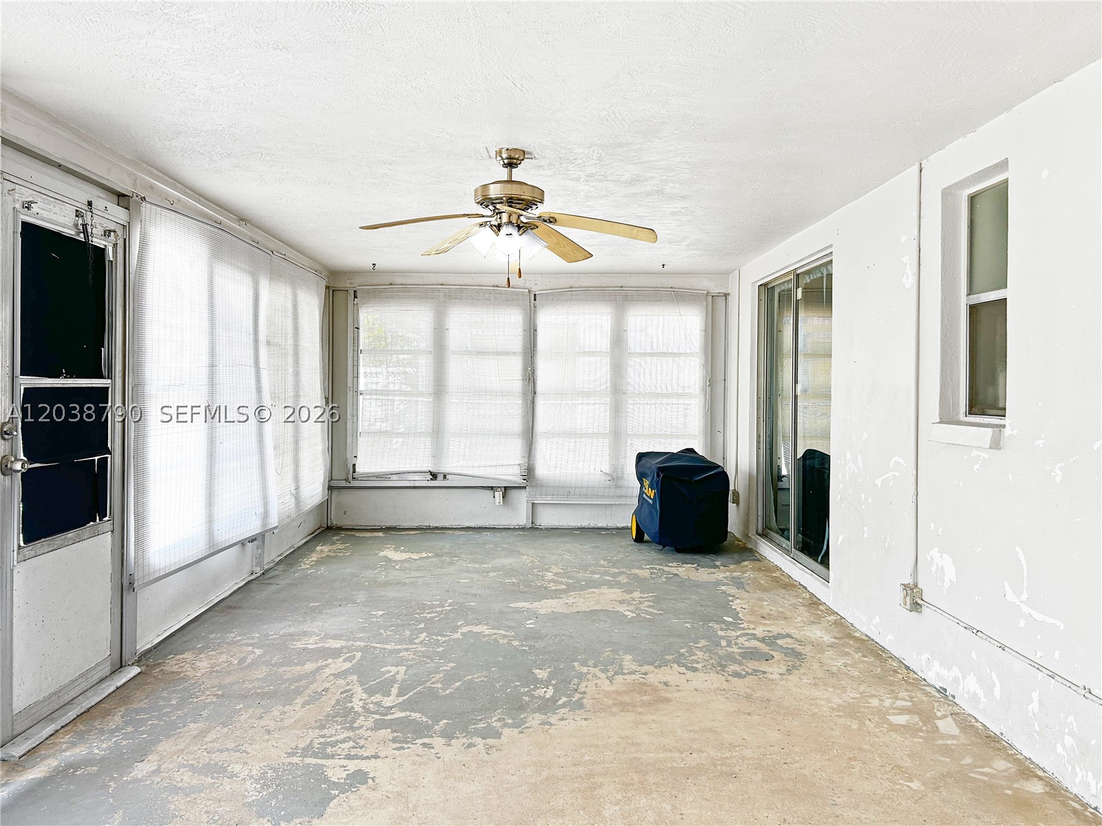 EMBASSY HILLS - Residential