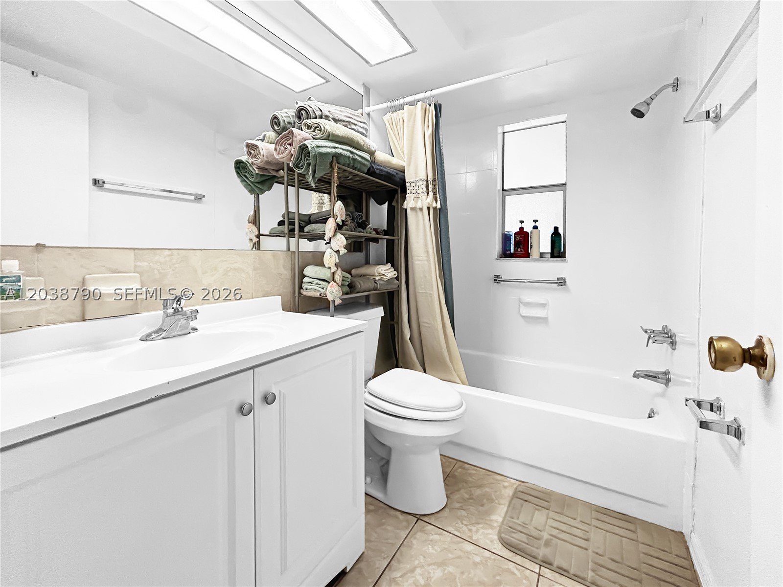 EMBASSY HILLS - Residential