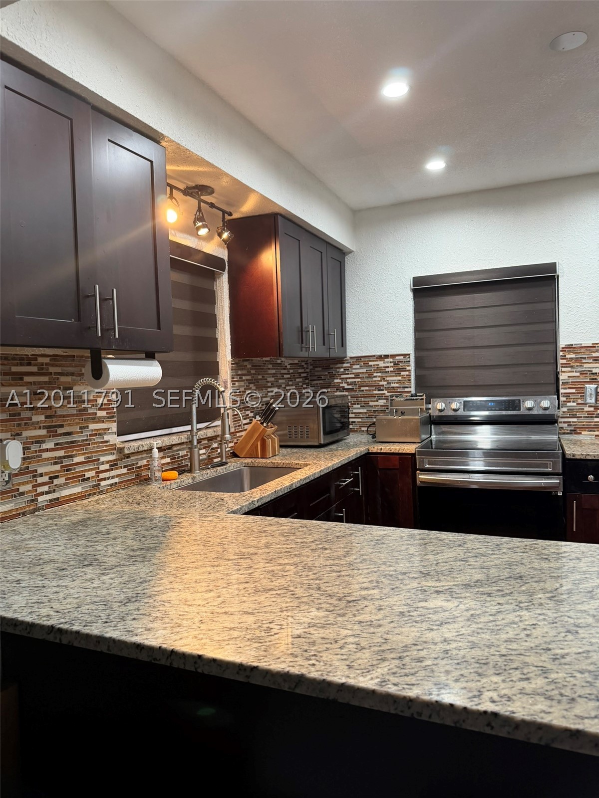 CRESTWOOD - Residential