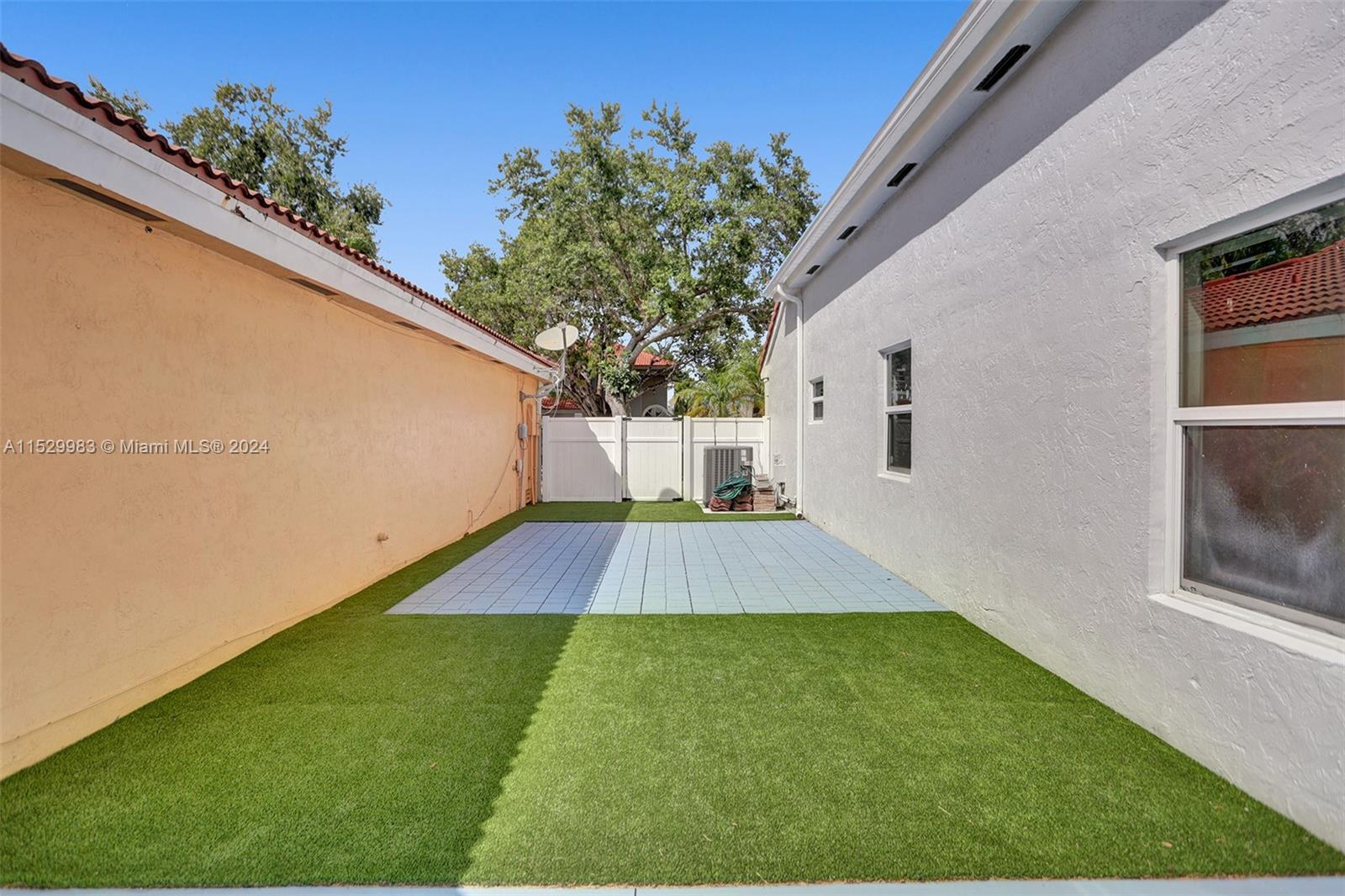 REPLAT OF PORTION - Residential Lease