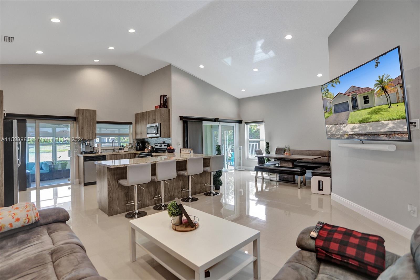 REPLAT OF PORTION - Residential Lease