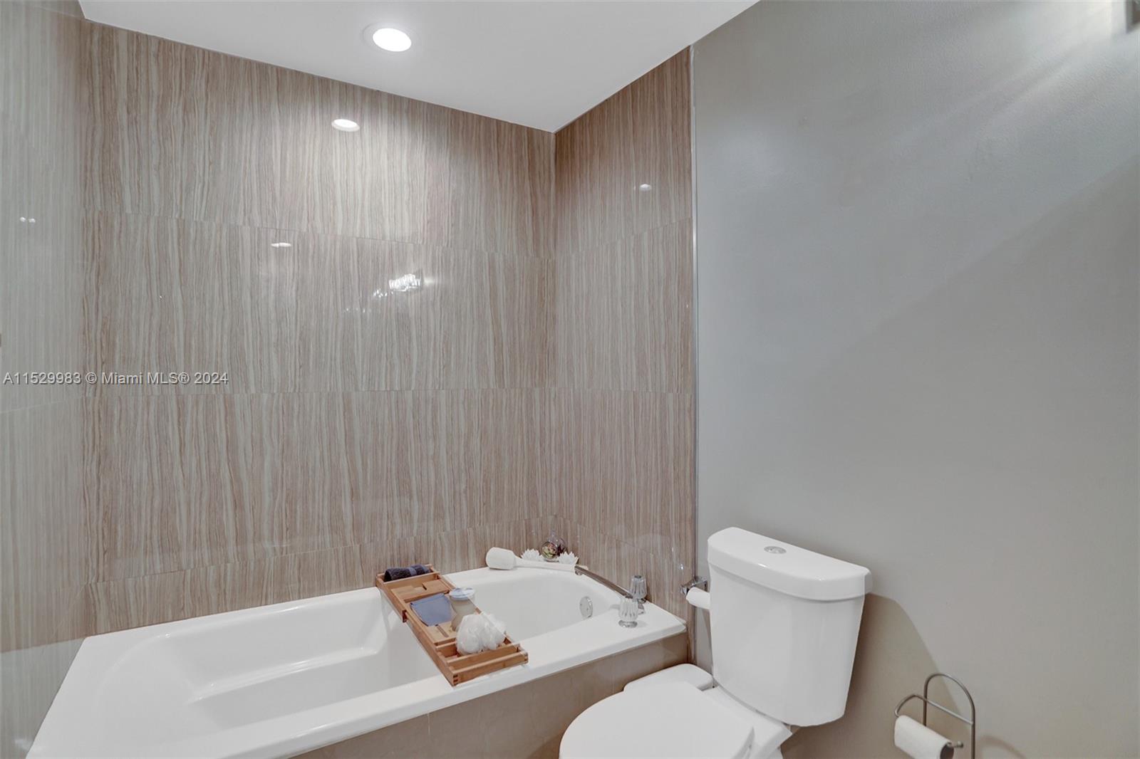 REPLAT OF PORTION - Residential Lease