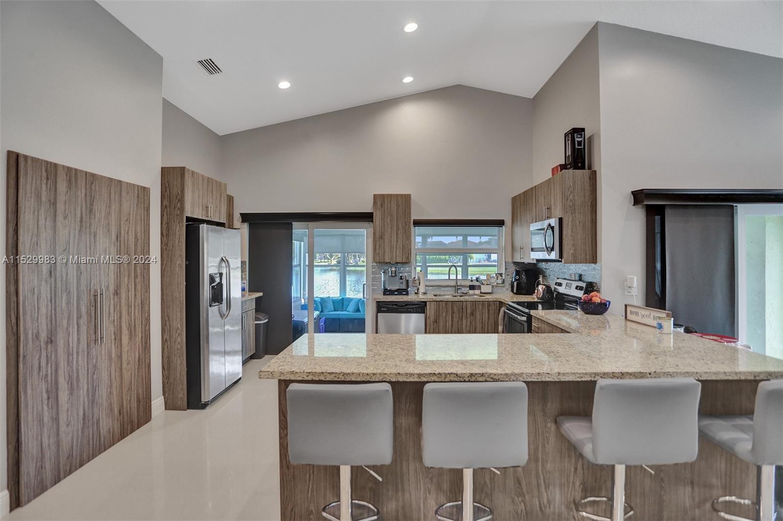 REPLAT OF PORTION - Residential Lease