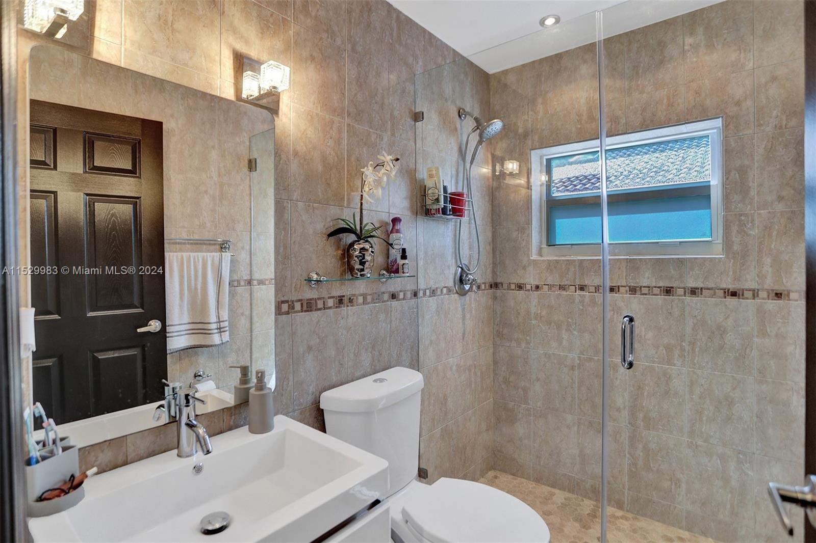 REPLAT OF PORTION - Residential Lease