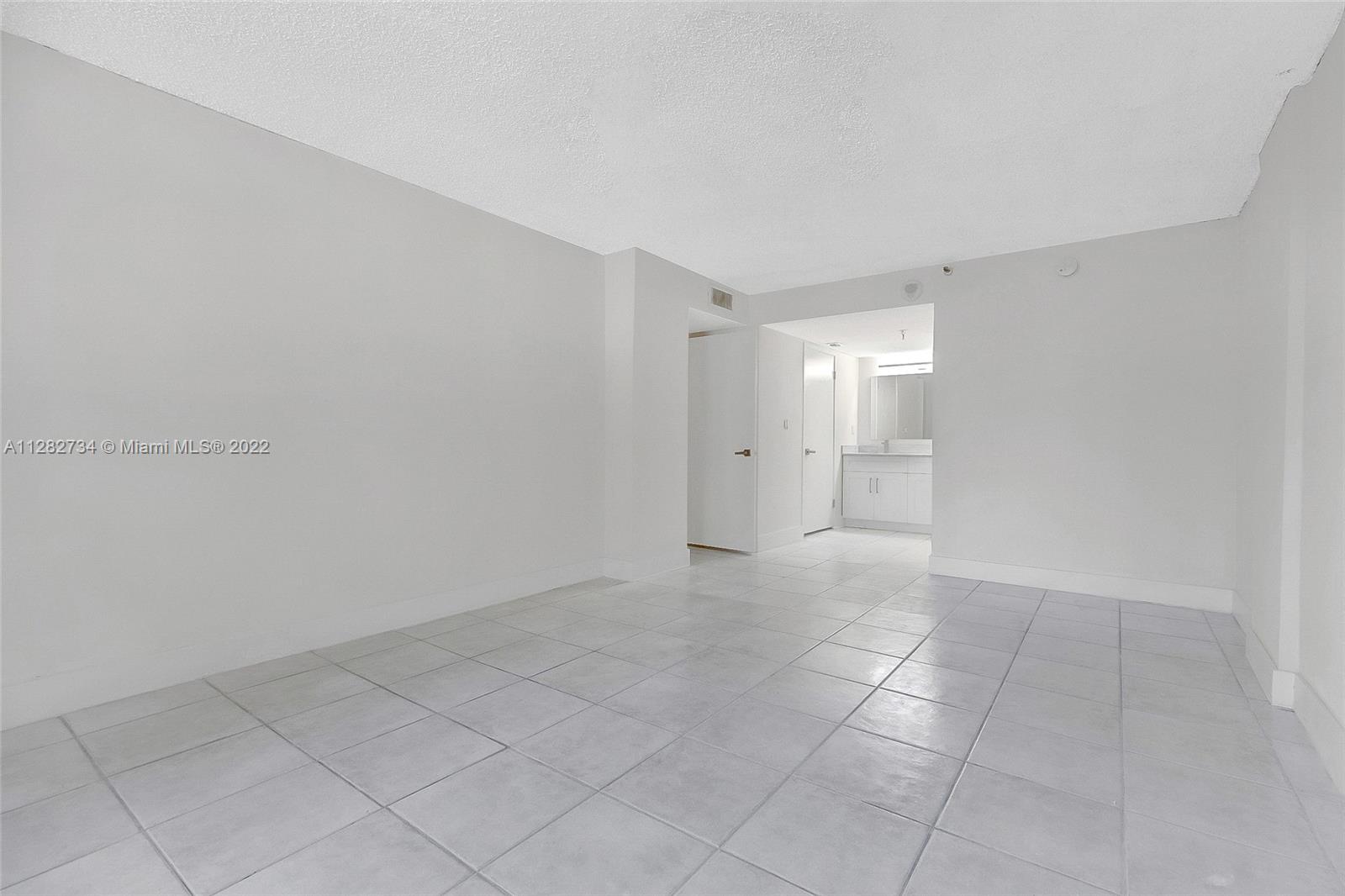 WINSTON TOWERS 700 CONDO - Residential Lease