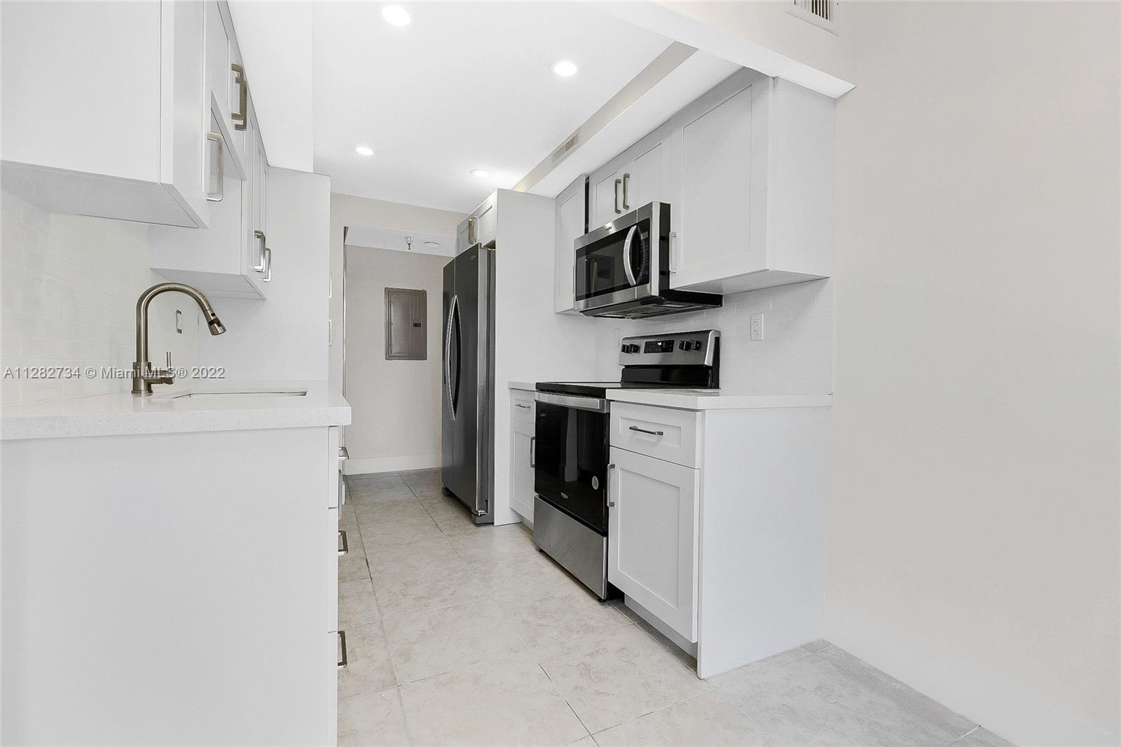 WINSTON TOWERS 700 CONDO - Residential Lease