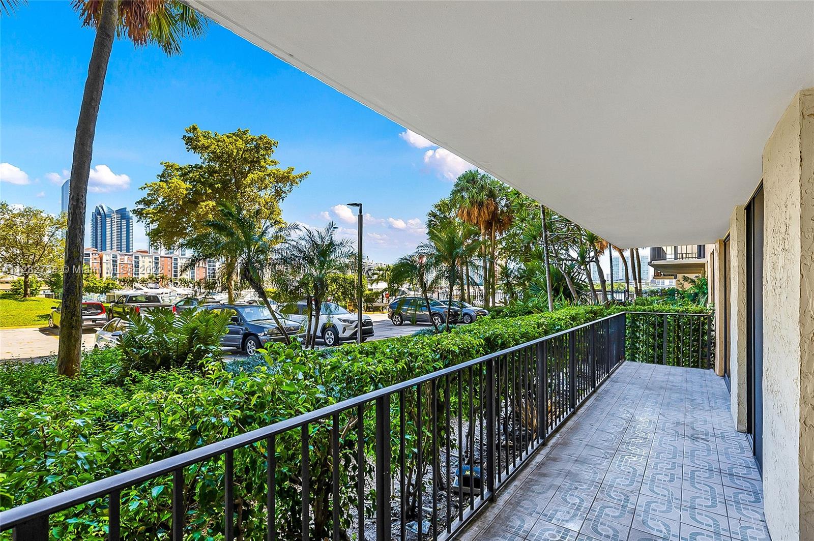 WINSTON TOWERS 700 CONDO - Residential Lease