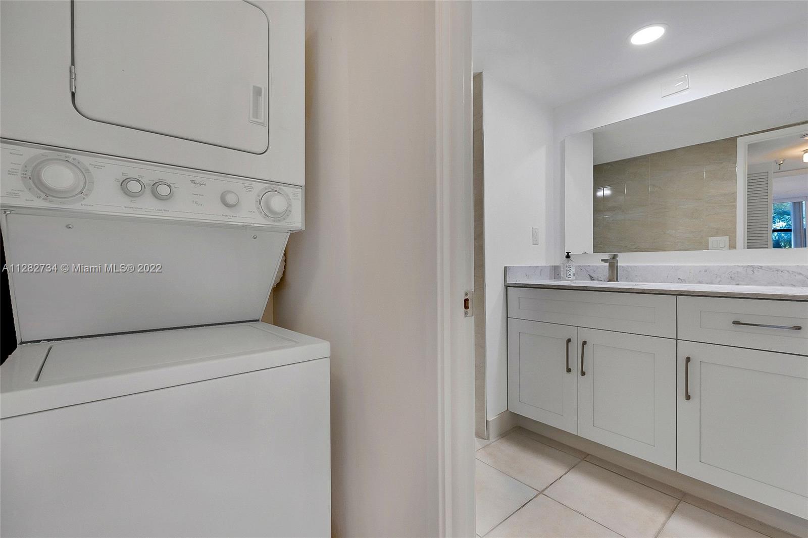 WINSTON TOWERS 700 CONDO - Residential Lease