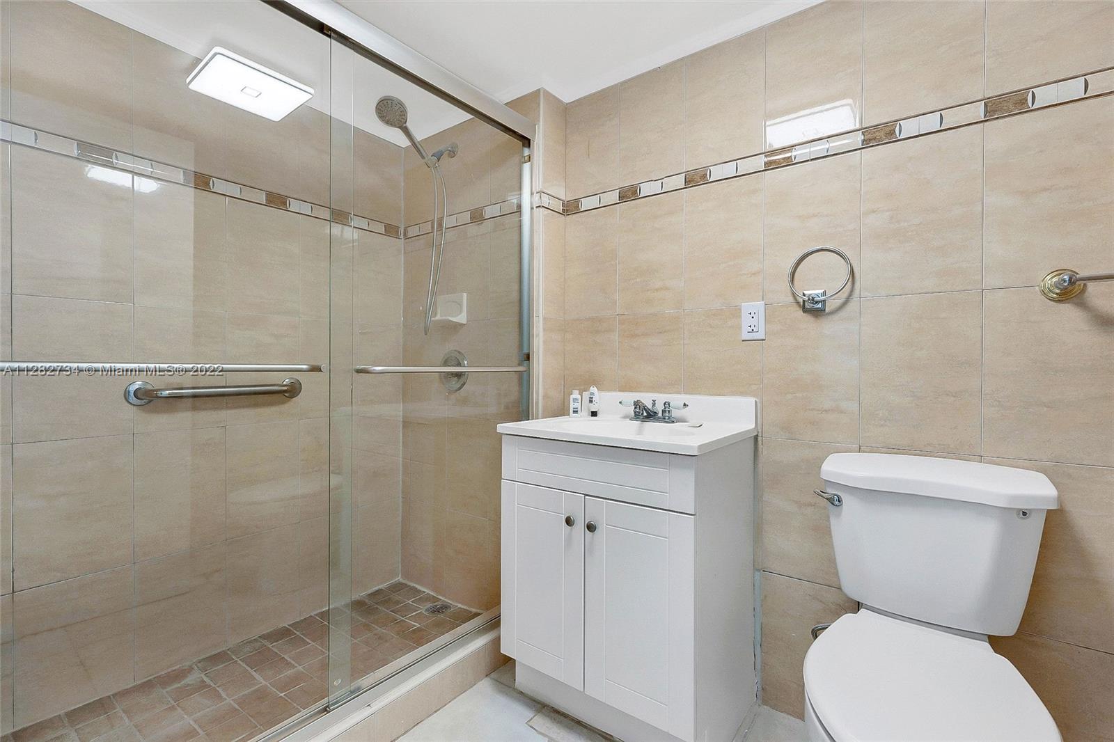 WINSTON TOWERS 700 CONDO - Residential Lease