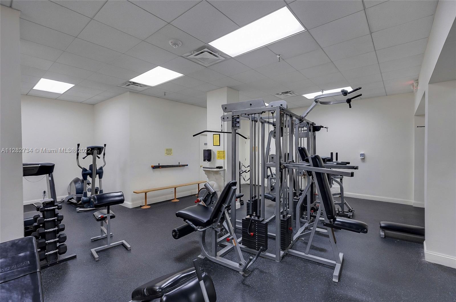 WINSTON TOWERS 700 CONDO - Residential Lease