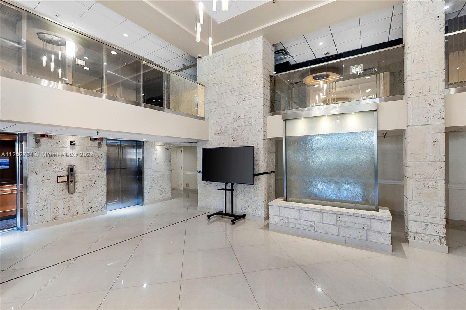 WINSTON TOWERS 700 CONDO - Residential Lease