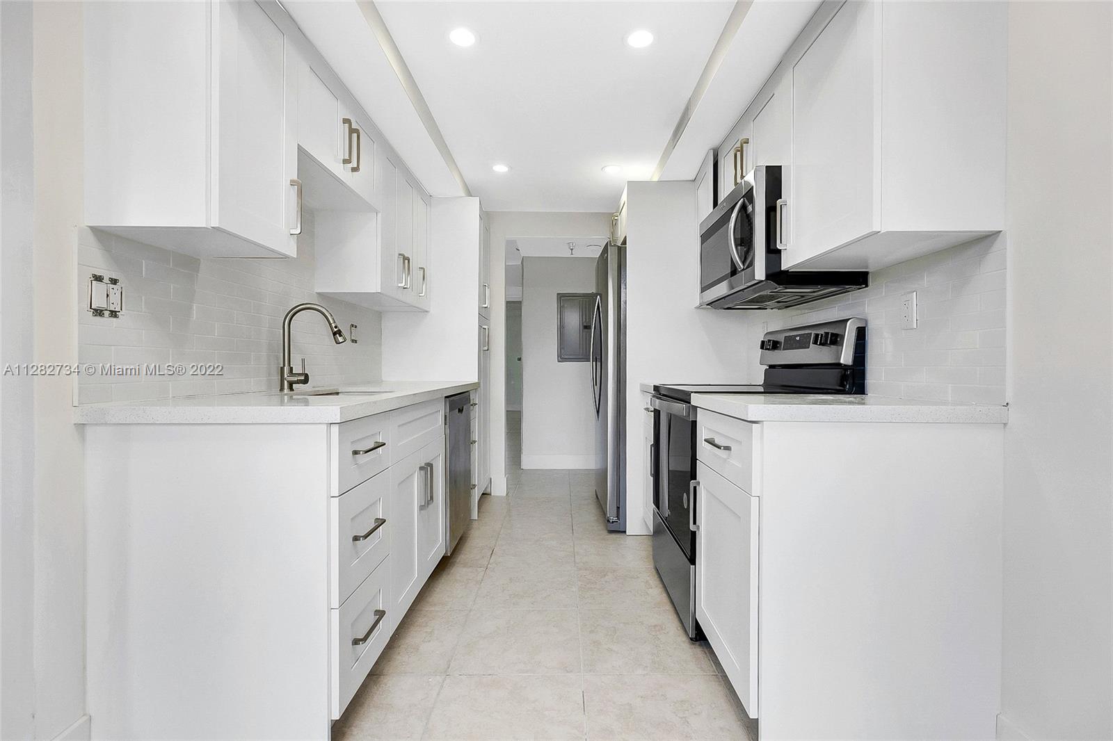 WINSTON TOWERS 700 CONDO - Residential Lease