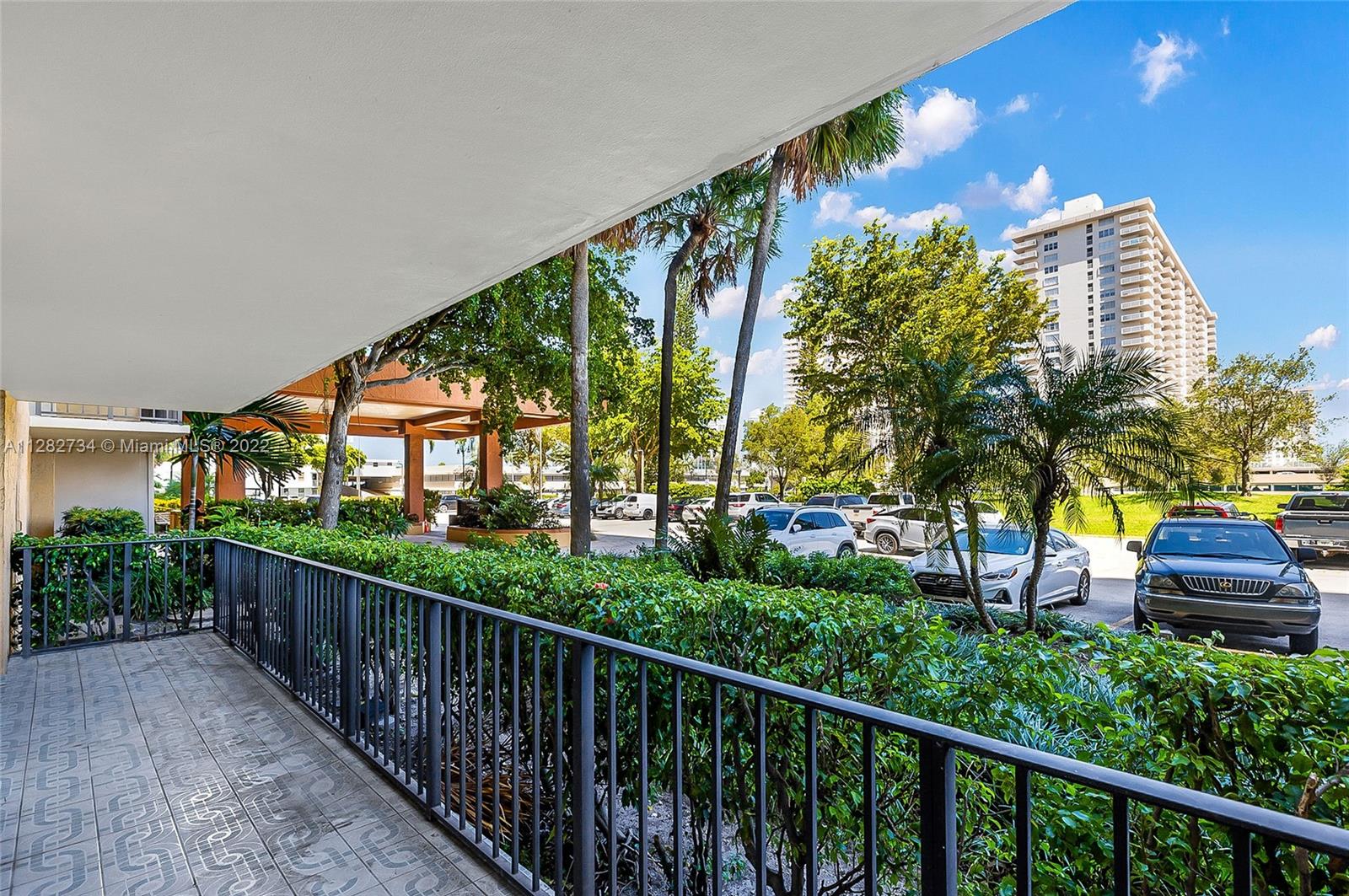 WINSTON TOWERS 700 CONDO - Residential Lease