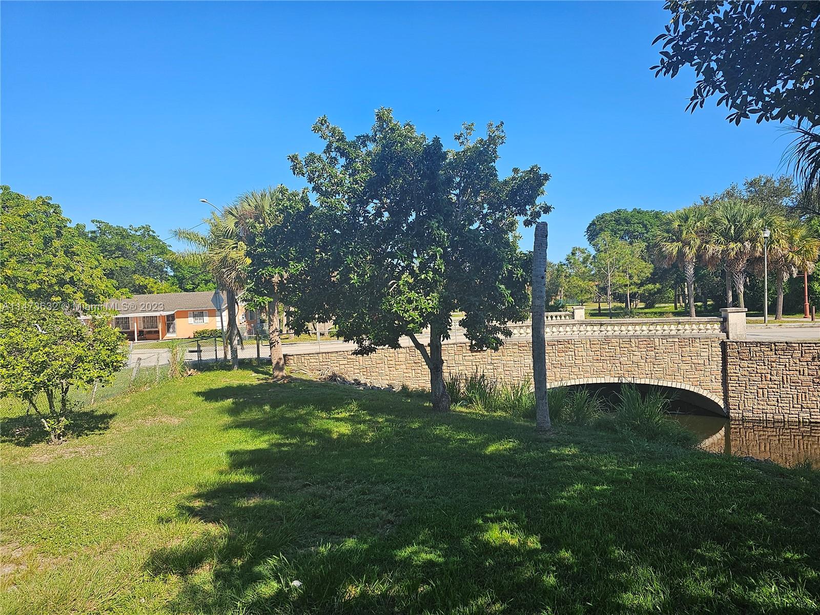 FEE & MAY'S RESUBDIVISION - Residential Lease