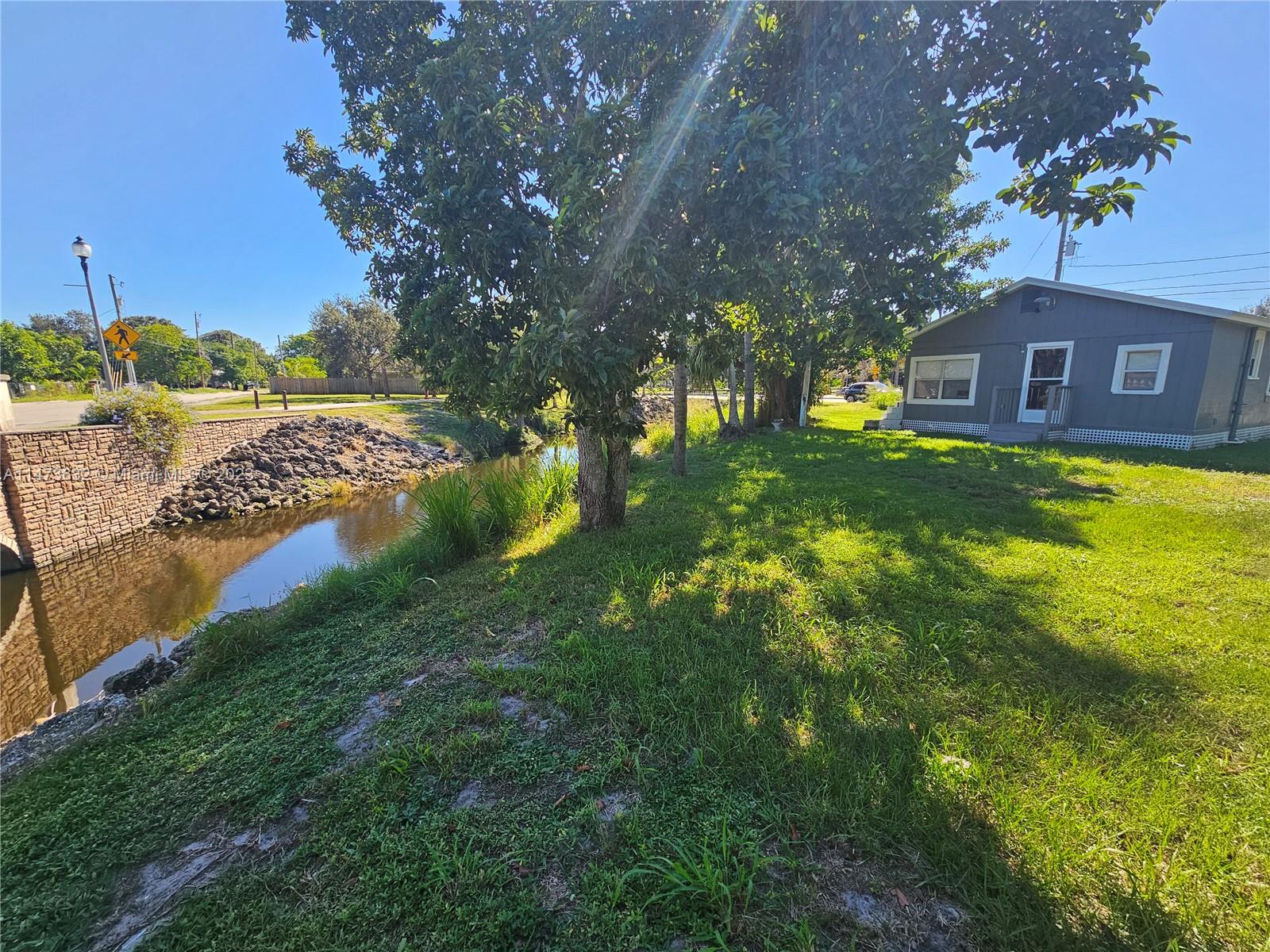 FEE & MAY'S RESUBDIVISION - Residential Lease