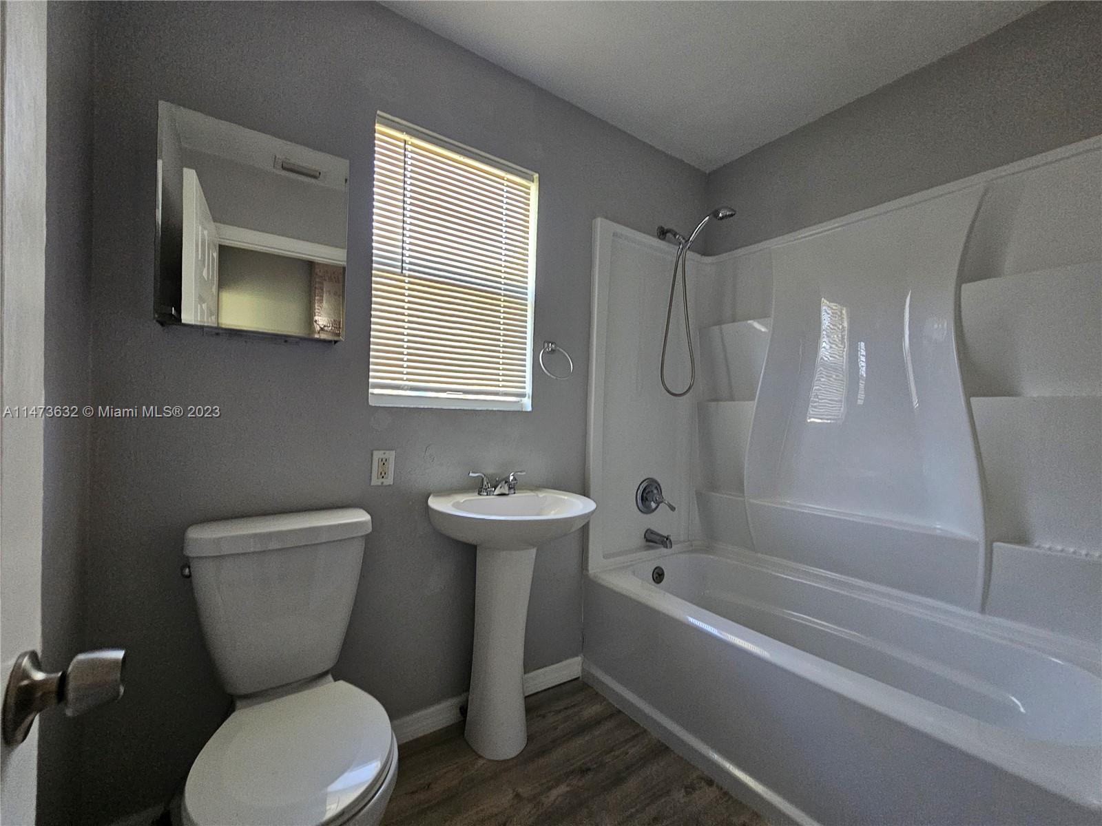 FEE & MAY'S RESUBDIVISION - Residential Lease