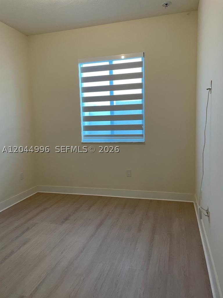LANDMARK AT DORAL CENTRAL - Residential Lease