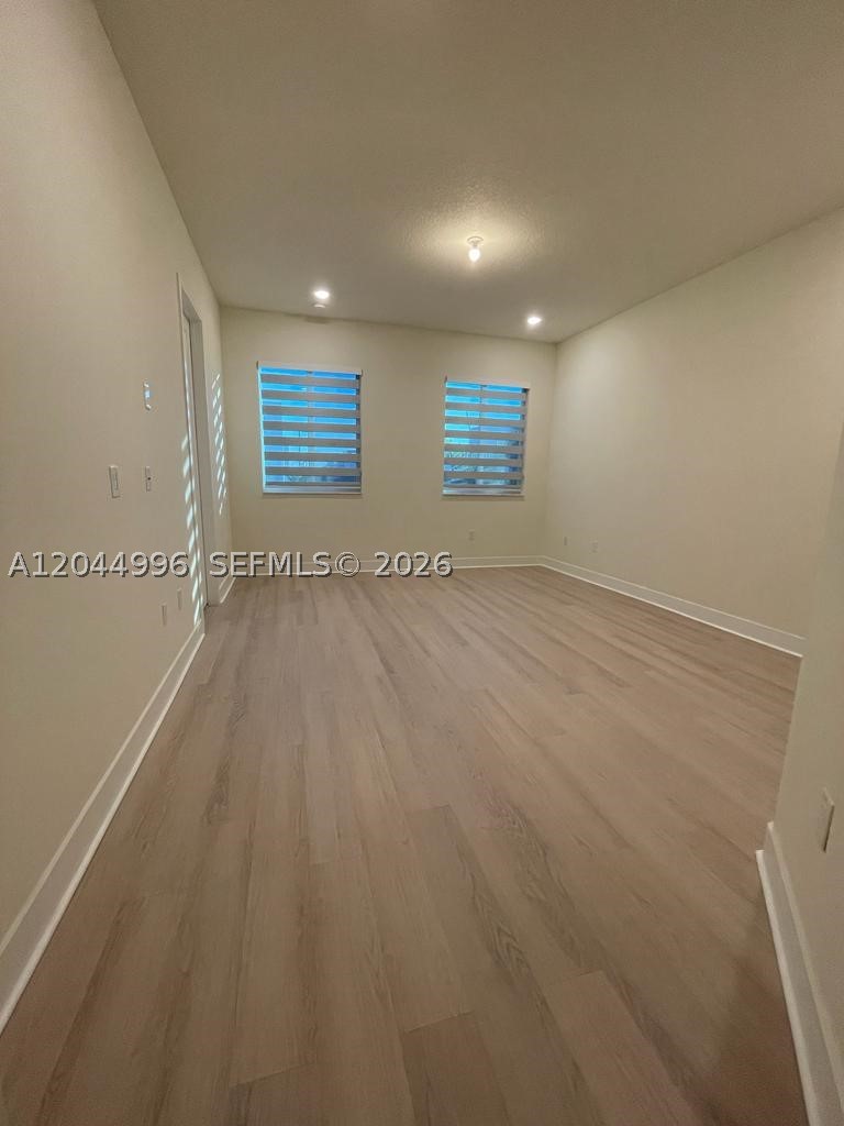LANDMARK AT DORAL CENTRAL - Residential Lease