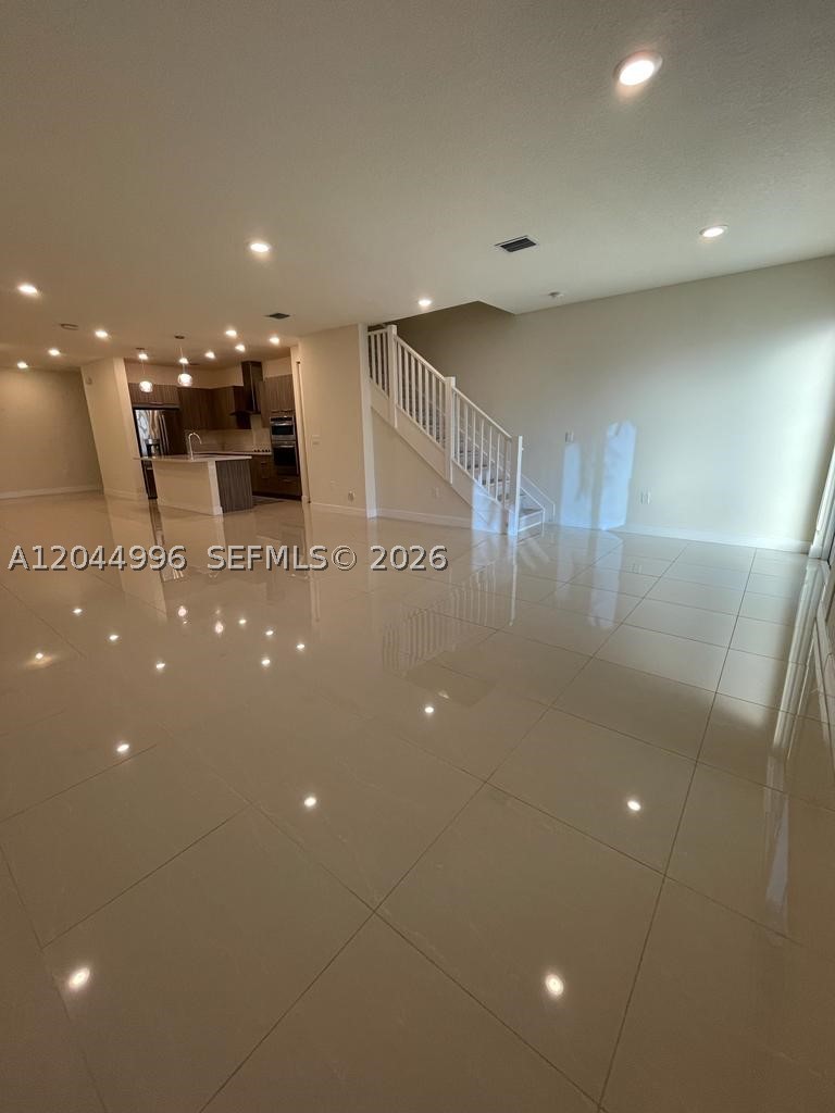 LANDMARK AT DORAL CENTRAL - Residential Lease