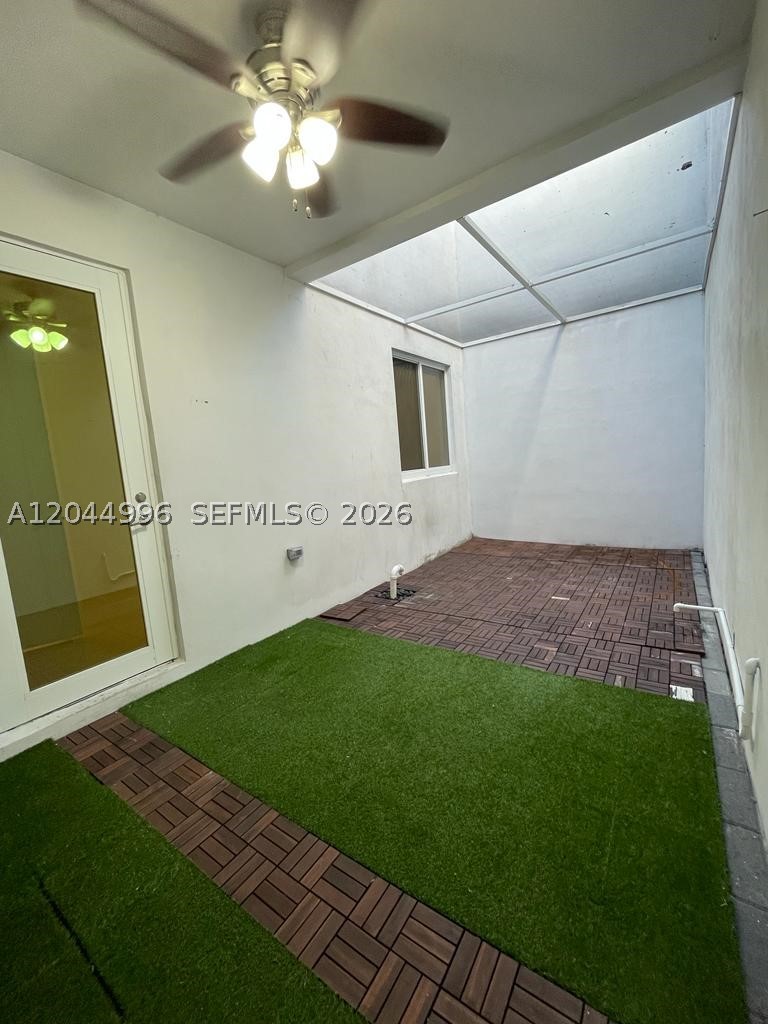 LANDMARK AT DORAL CENTRAL - Residential Lease