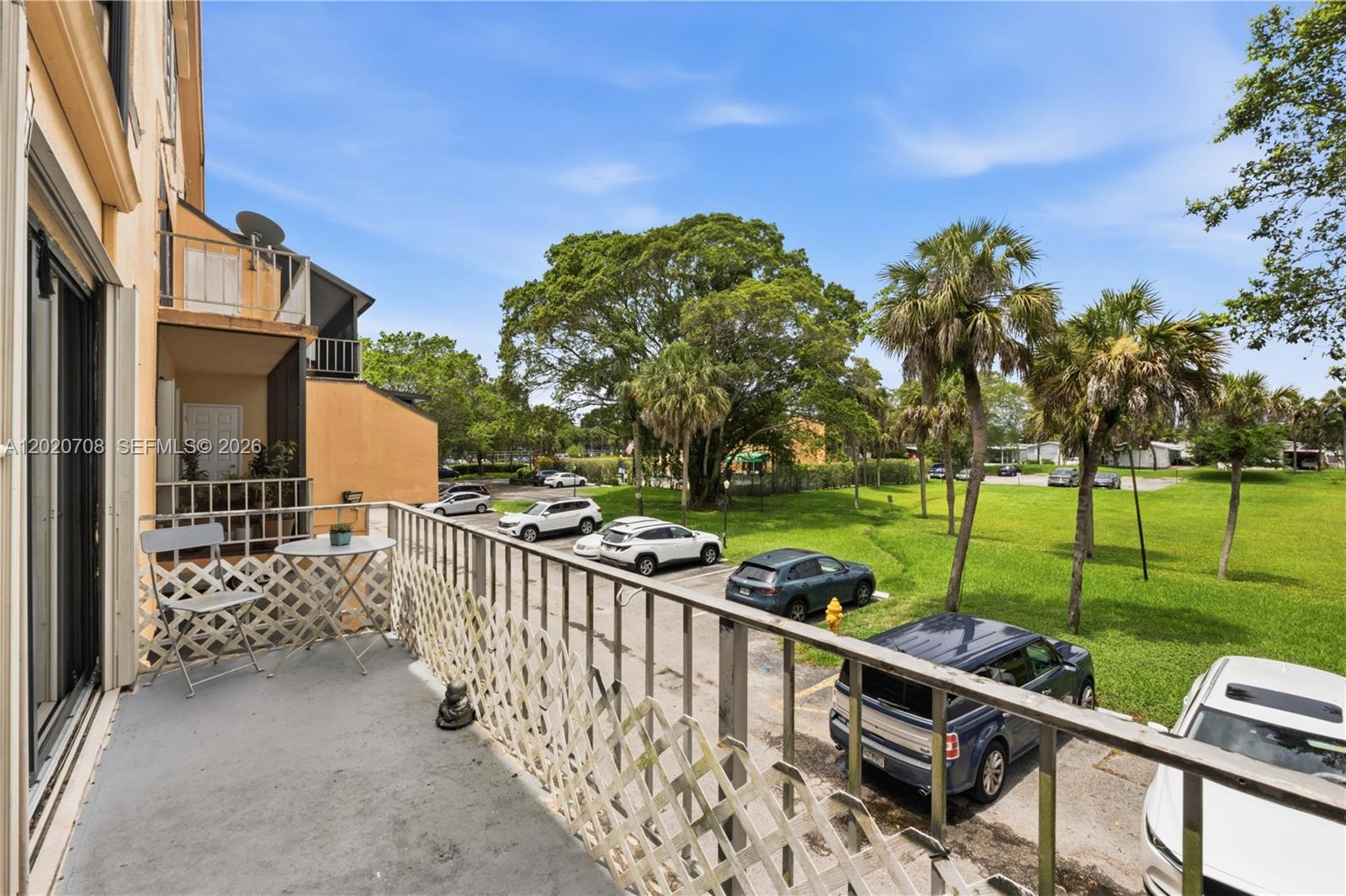 LAGO WEST CONDOMINIUM - Residential