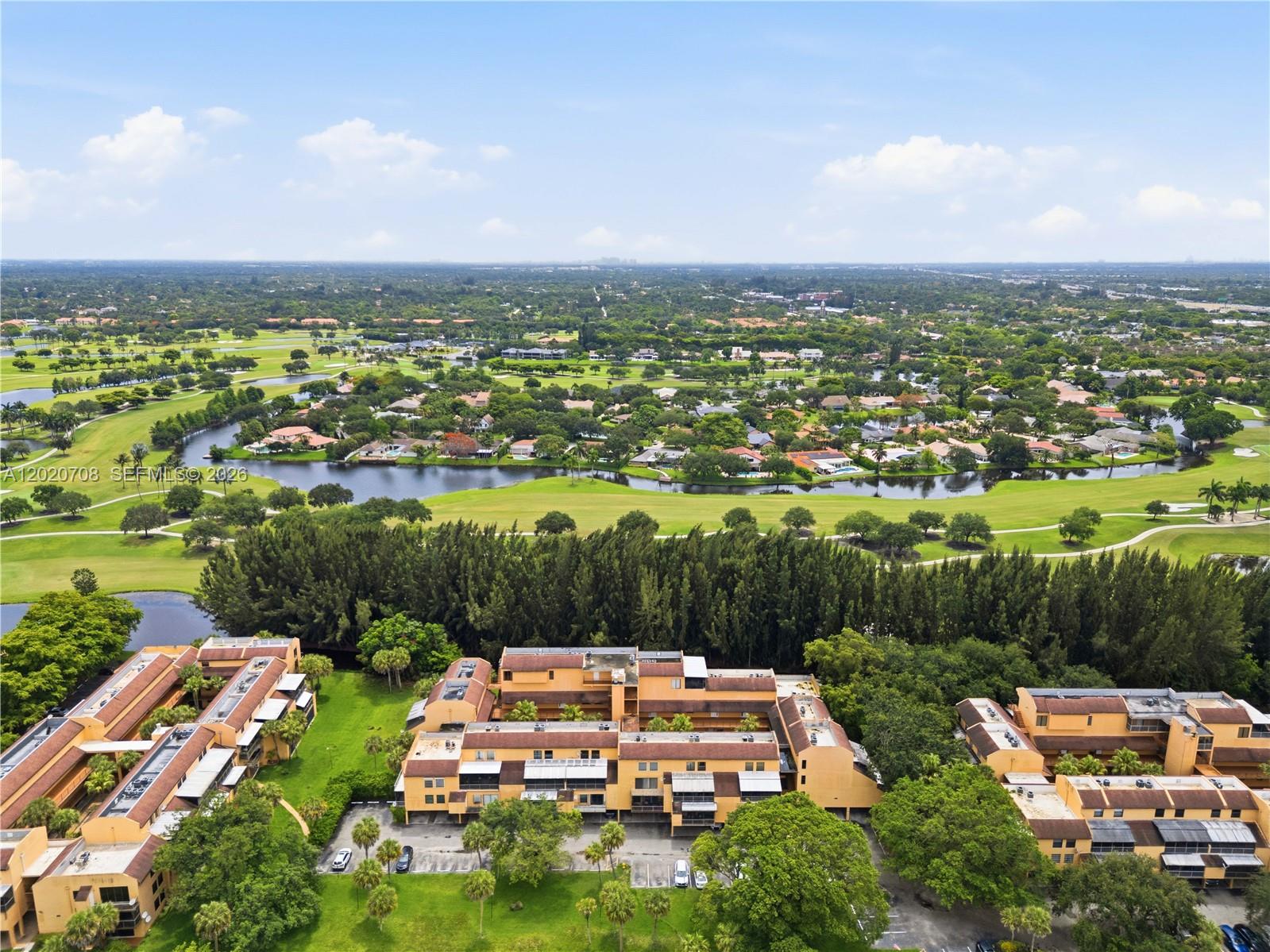 LAGO WEST CONDOMINIUM - Residential