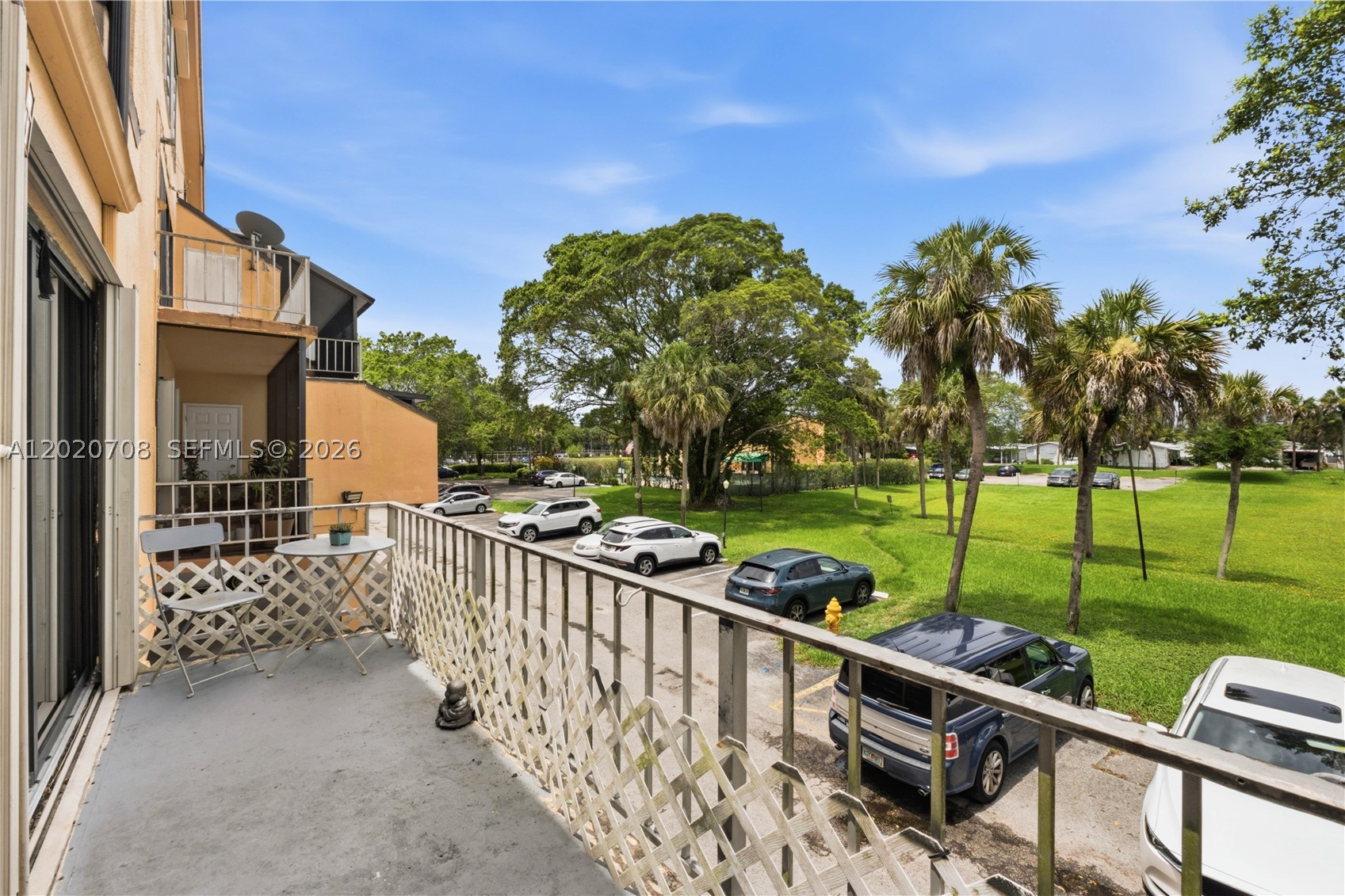 LAGO WEST CONDOMINIUM - Residential