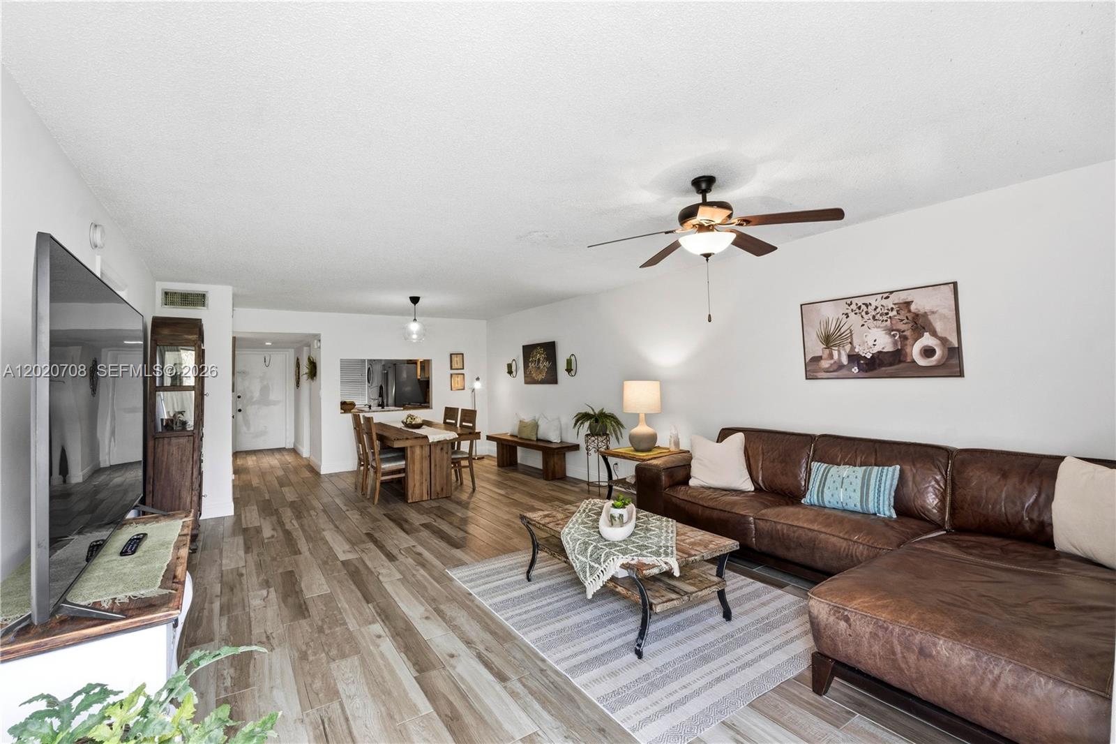 LAGO WEST CONDOMINIUM - Residential