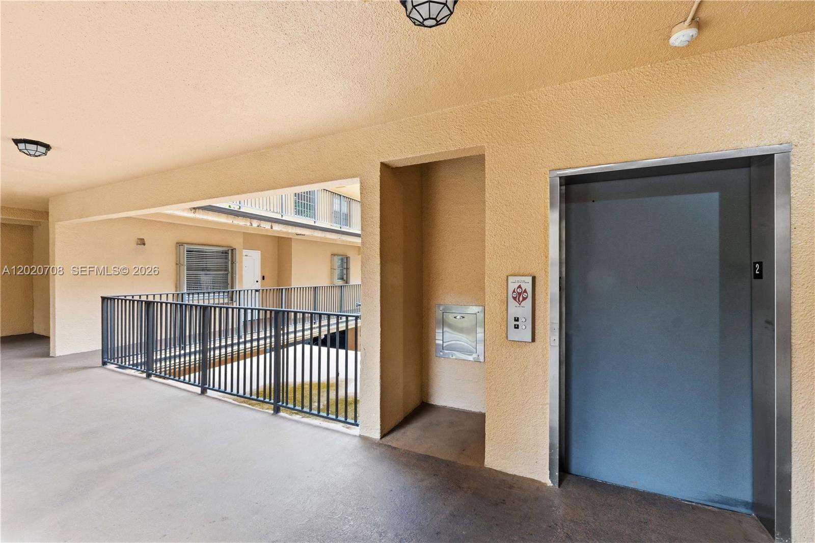LAGO WEST CONDOMINIUM - Residential
