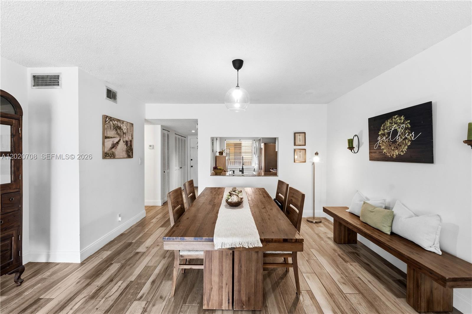 LAGO WEST CONDOMINIUM - Residential
