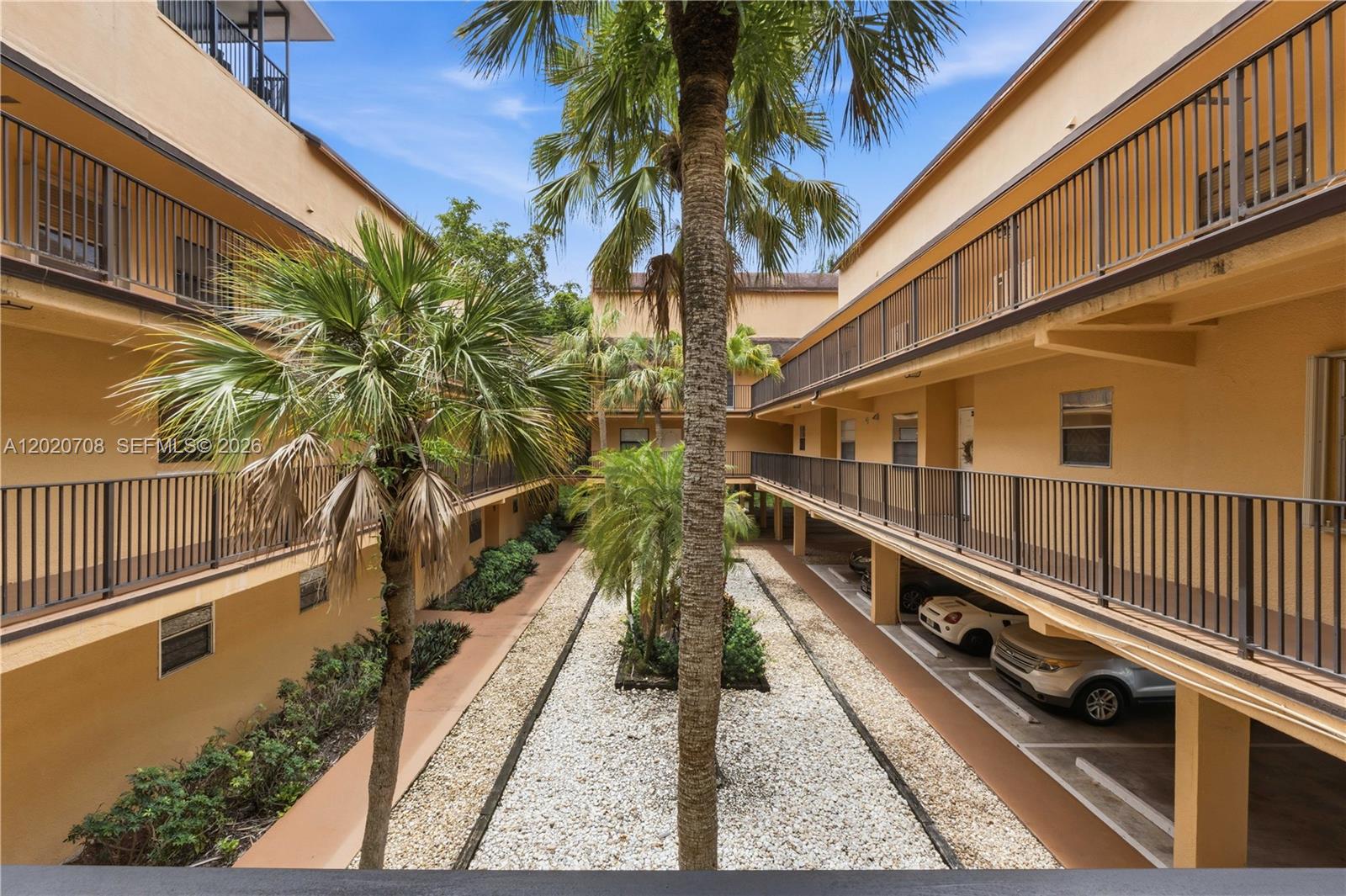 LAGO WEST CONDOMINIUM - Residential
