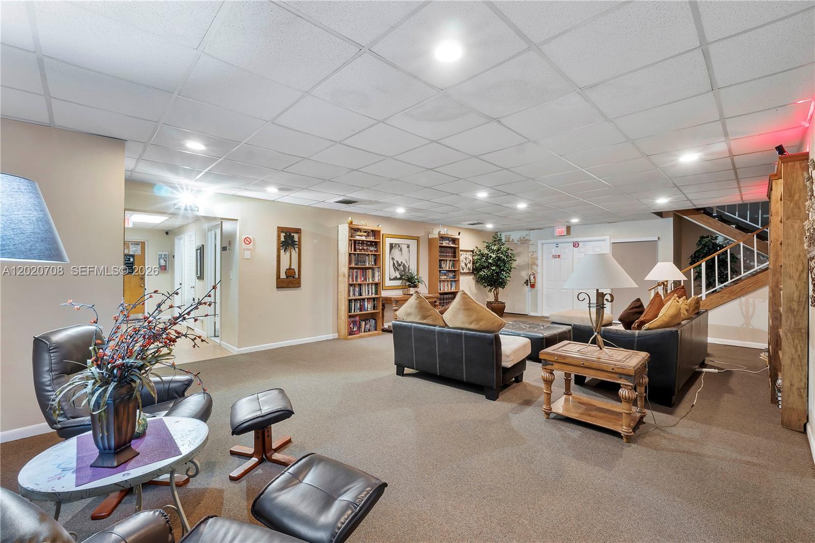 LAGO WEST CONDOMINIUM - Residential