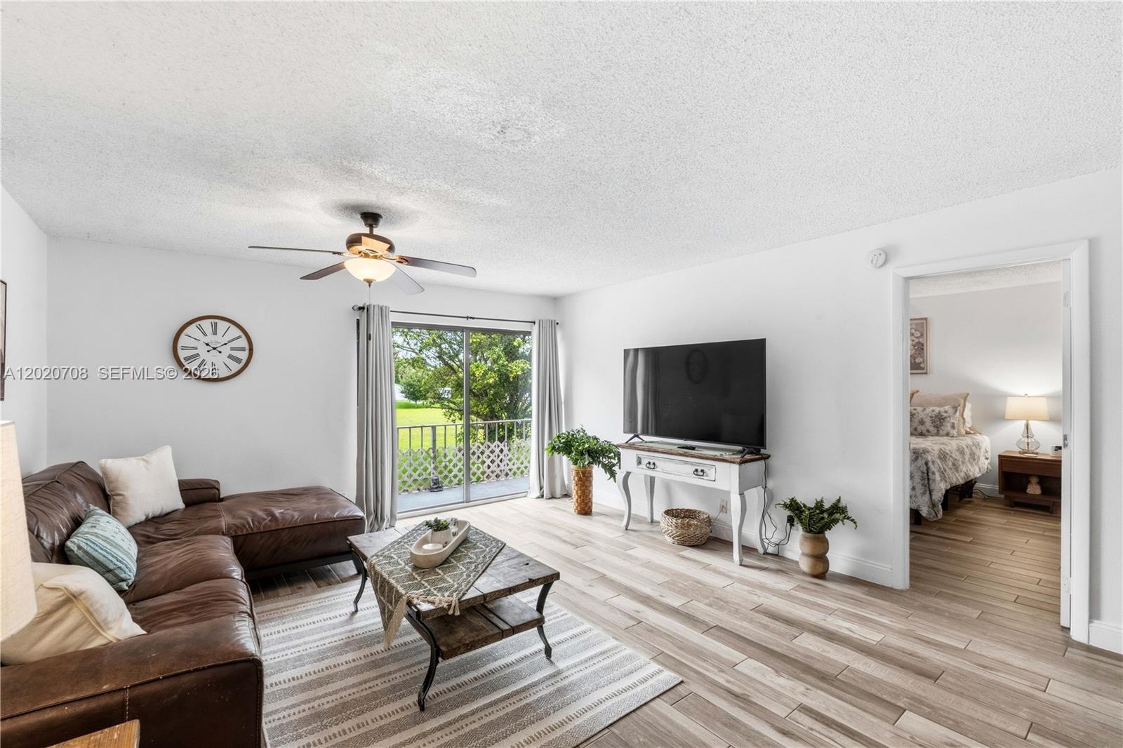 LAGO WEST CONDOMINIUM - Residential