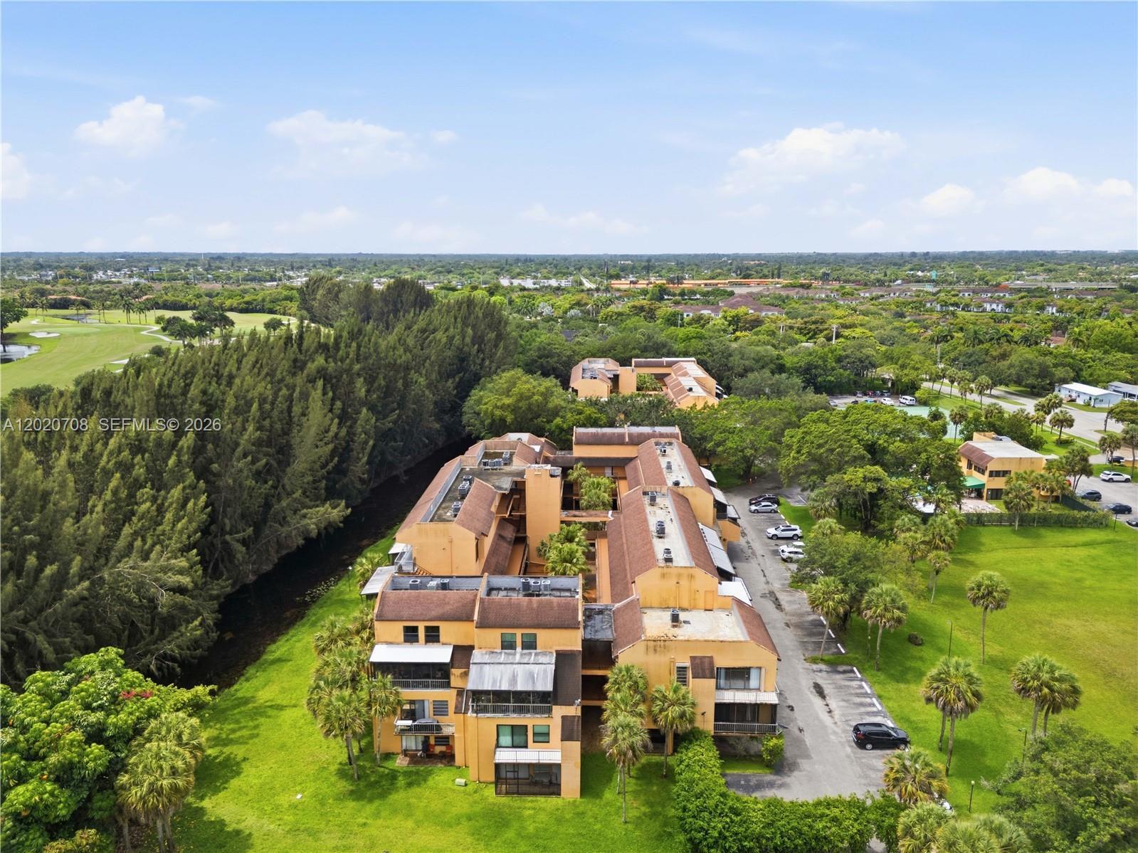 LAGO WEST CONDOMINIUM - Residential