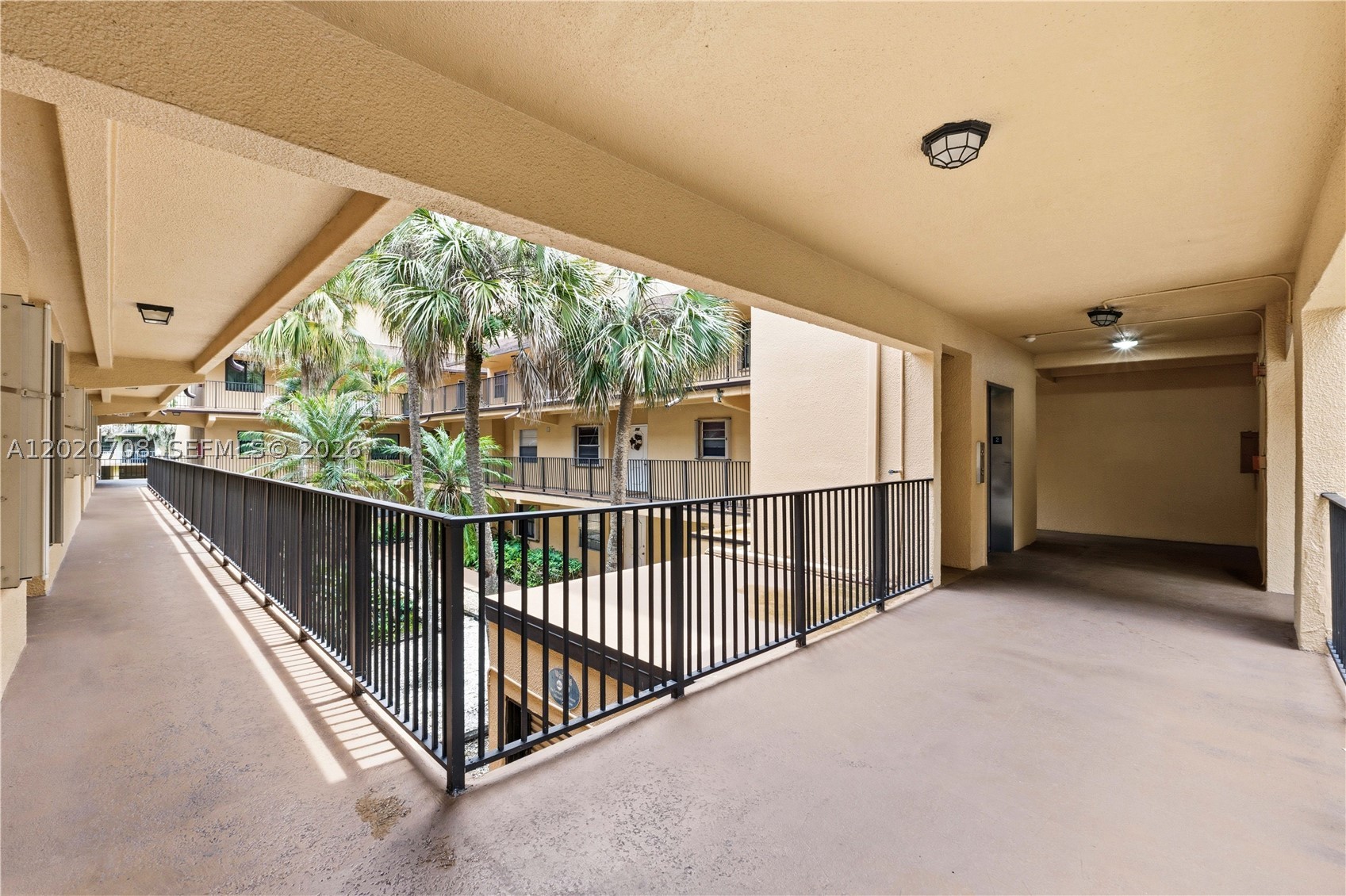 LAGO WEST CONDOMINIUM - Residential