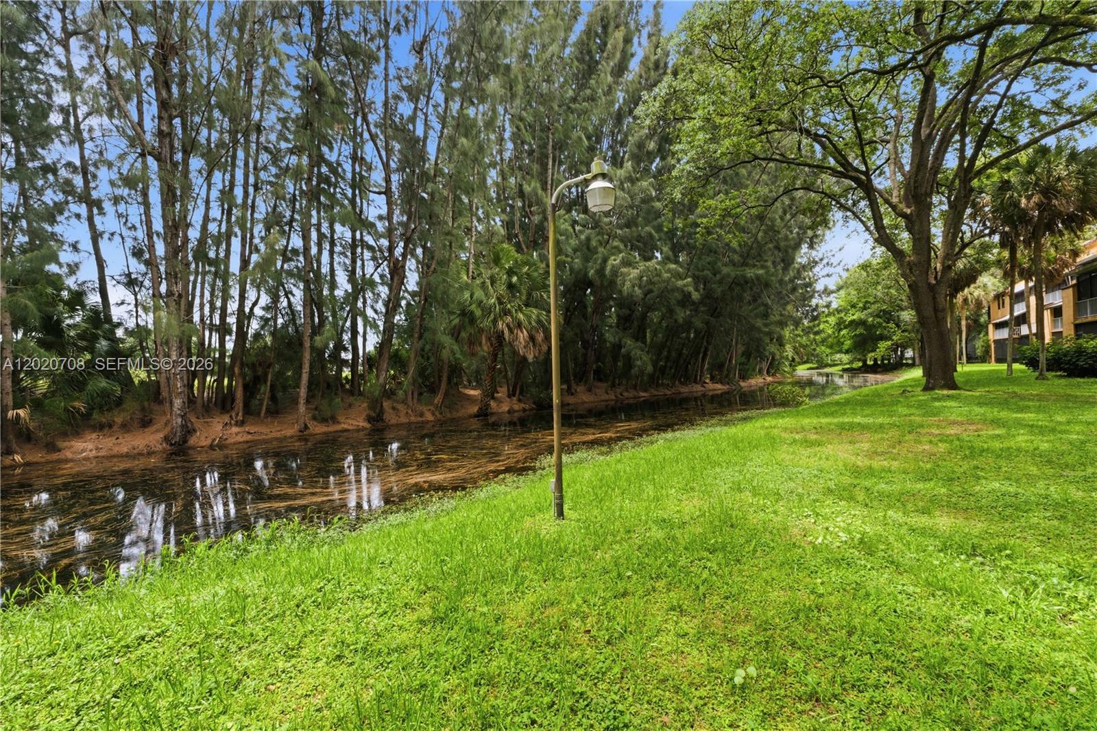 LAGO WEST CONDOMINIUM - Residential