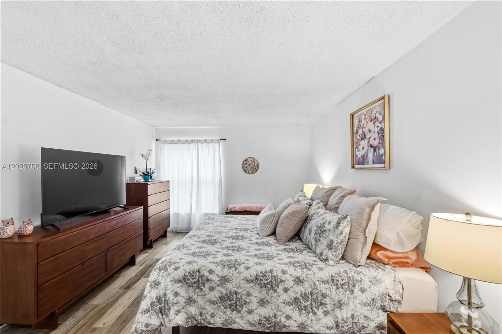 LAGO WEST CONDOMINIUM - Residential