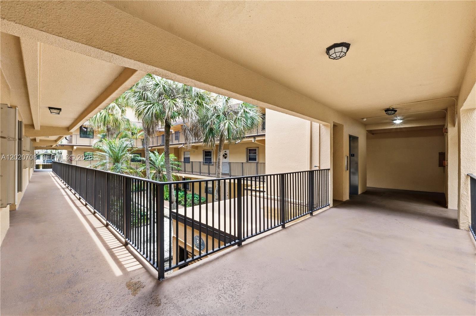 LAGO WEST CONDOMINIUM - Residential