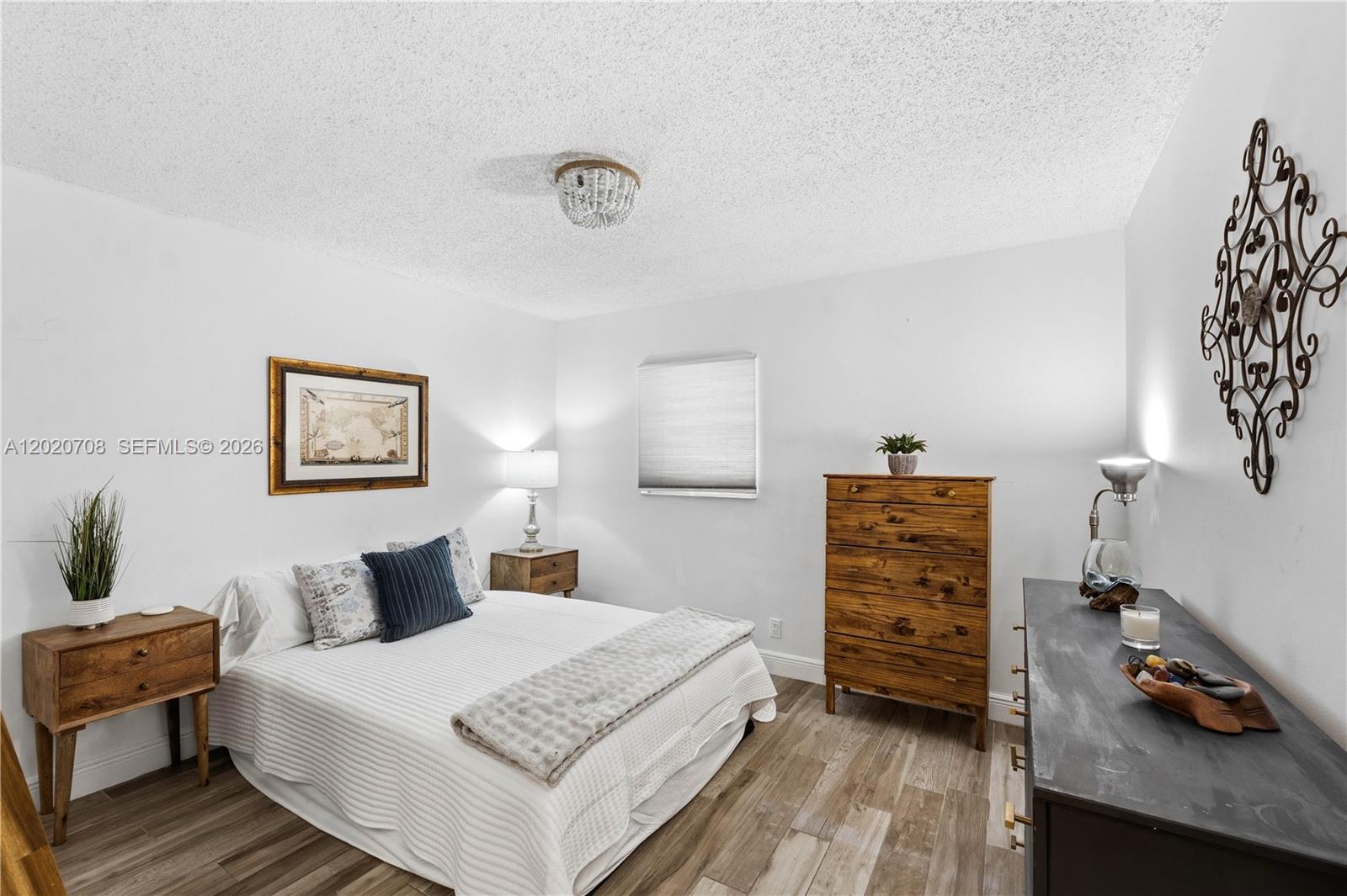 LAGO WEST CONDOMINIUM - Residential
