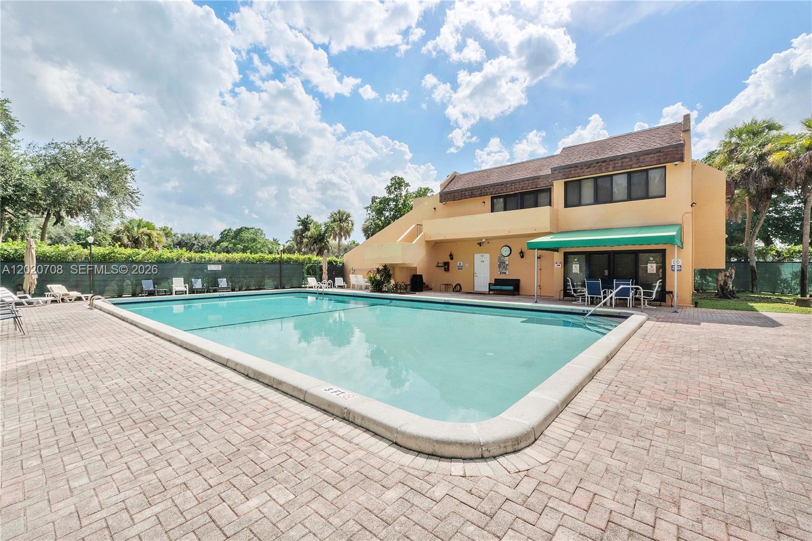LAGO WEST CONDOMINIUM - Residential