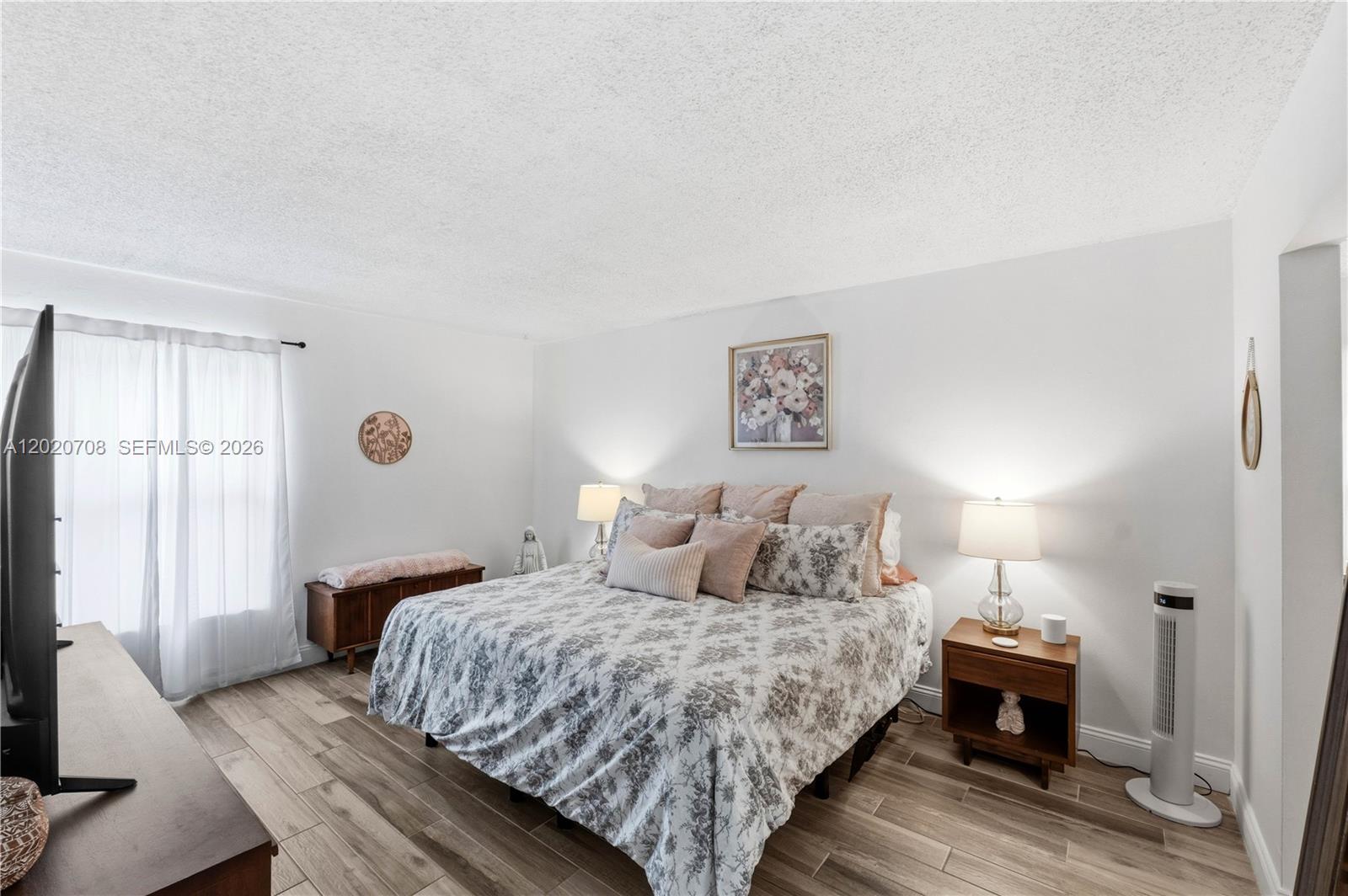 LAGO WEST CONDOMINIUM - Residential