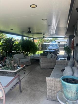 LOS ANGELES ESTS - Residential