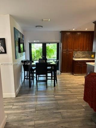 LOS ANGELES ESTS - Residential