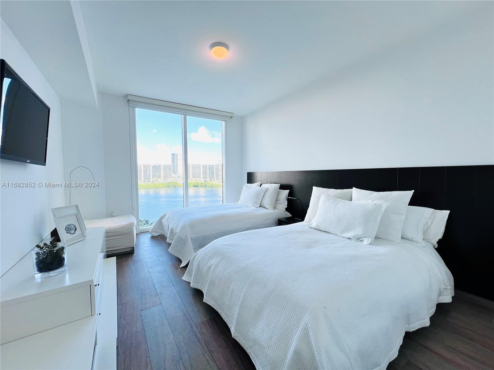 THE PENINSULA II CONDO - Residential Lease