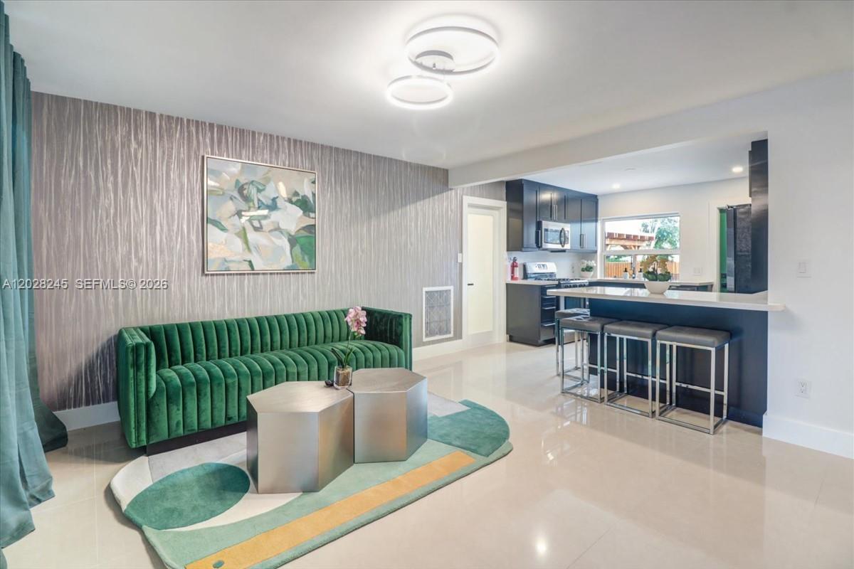 HOLLYWOOD PARK - Residential