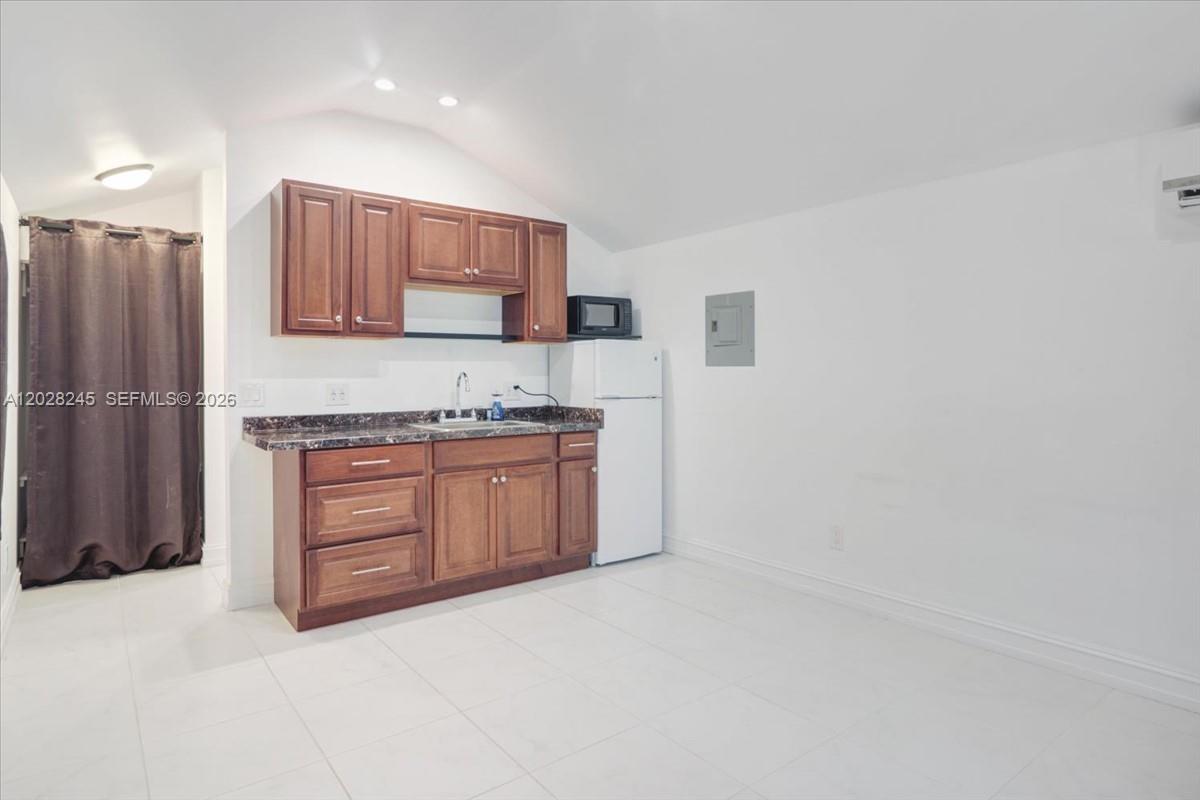 HOLLYWOOD PARK - Residential