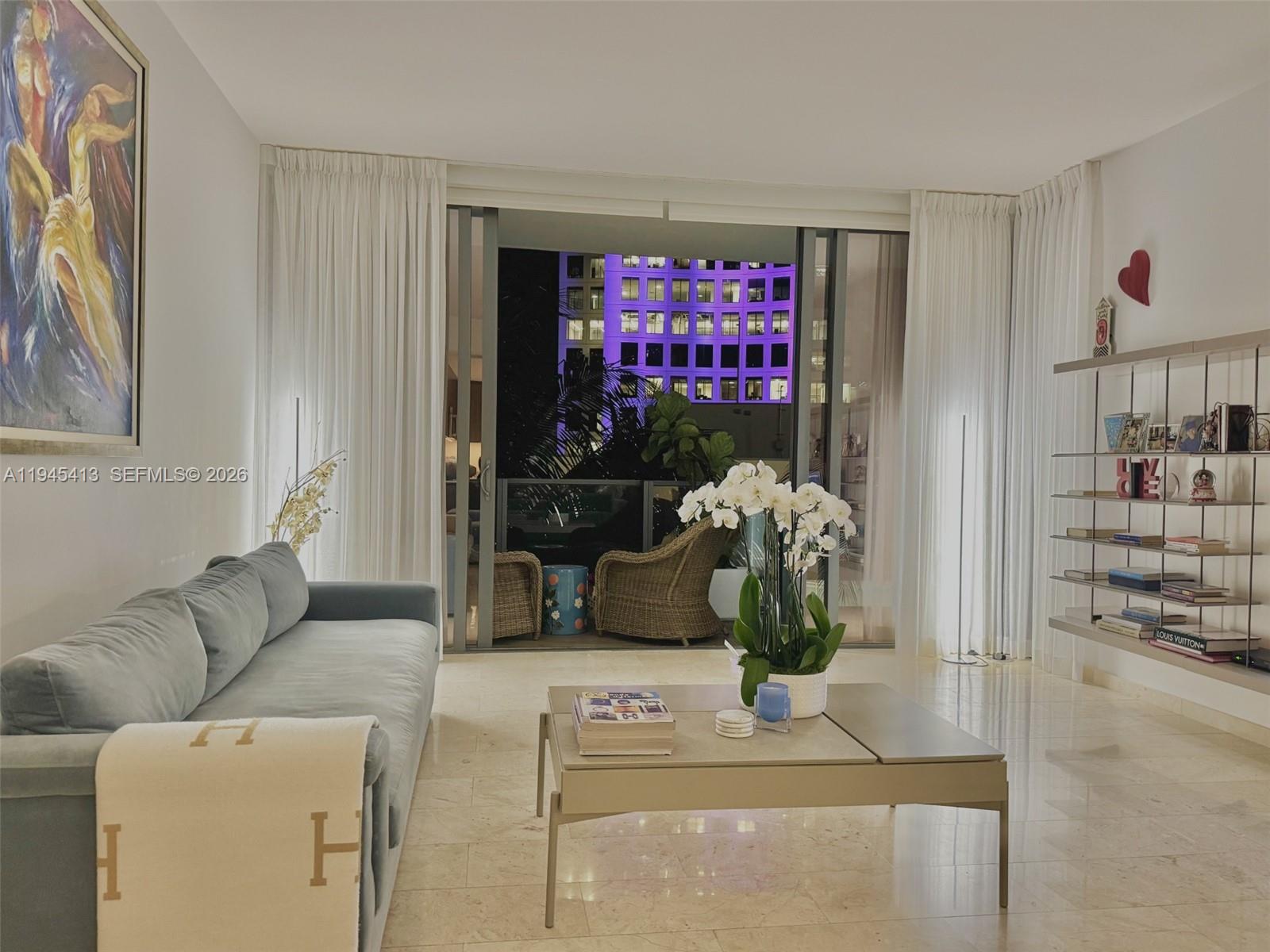 REACH CONDO - Residential