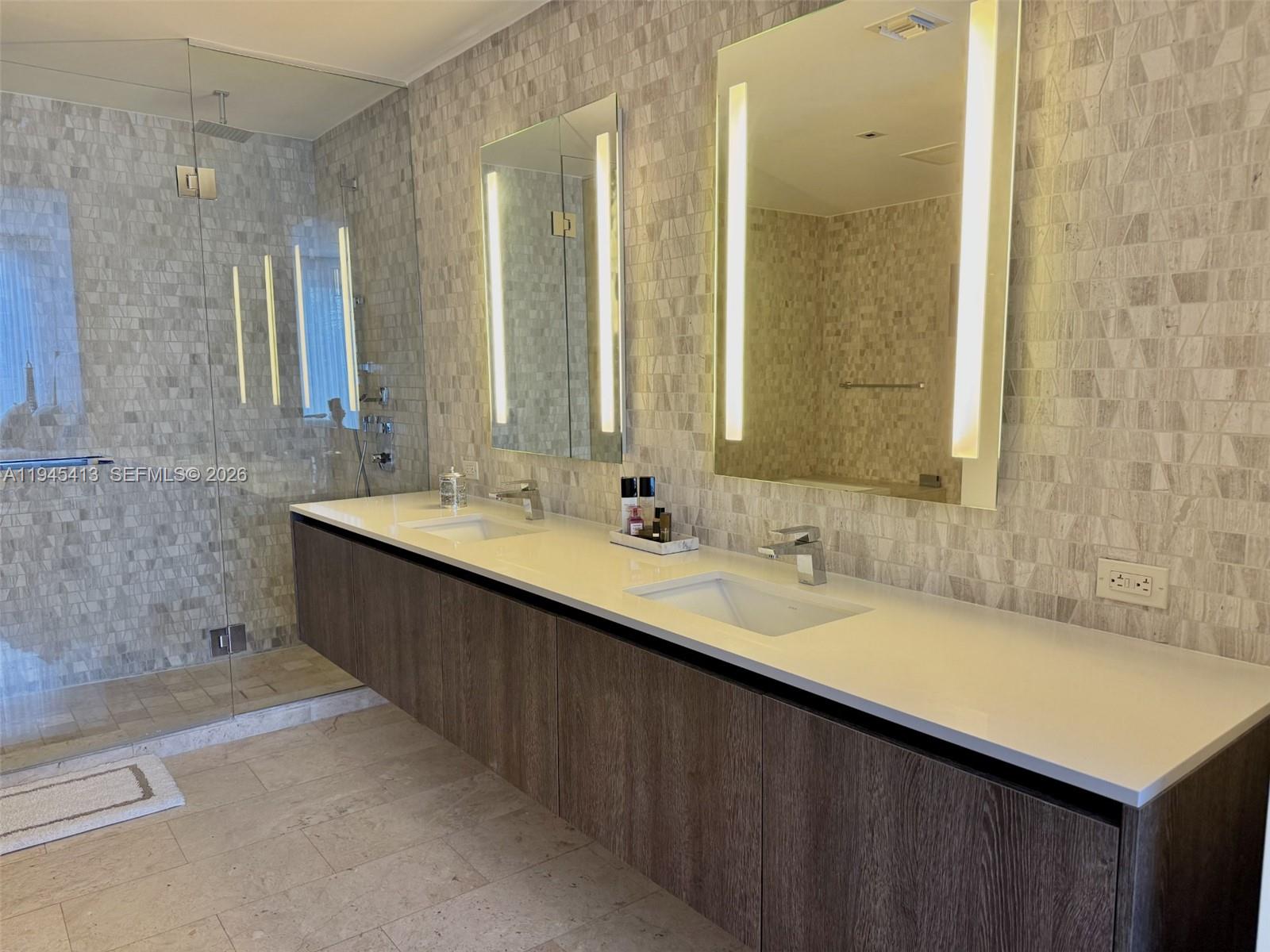 REACH CONDO - Residential